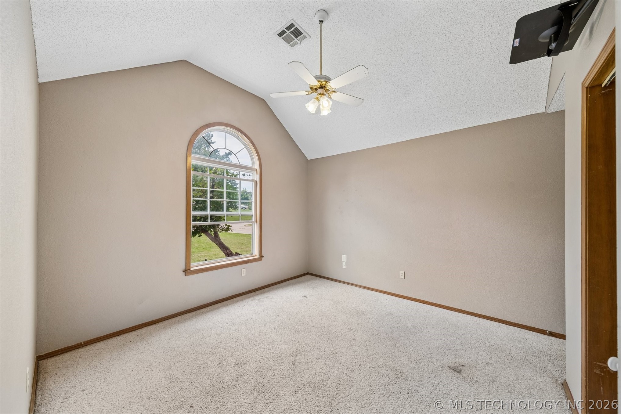 996 N Douglas Drive Property Photo 6