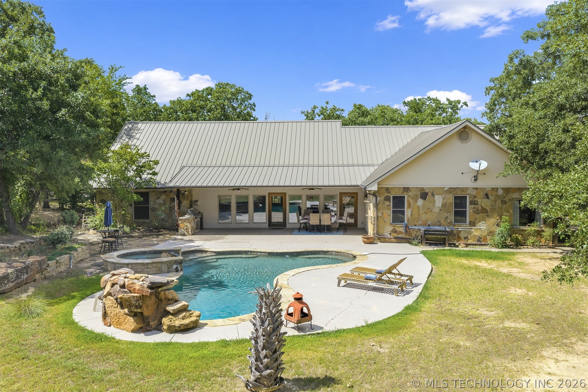 780 Rickets Lane Property Photo 3