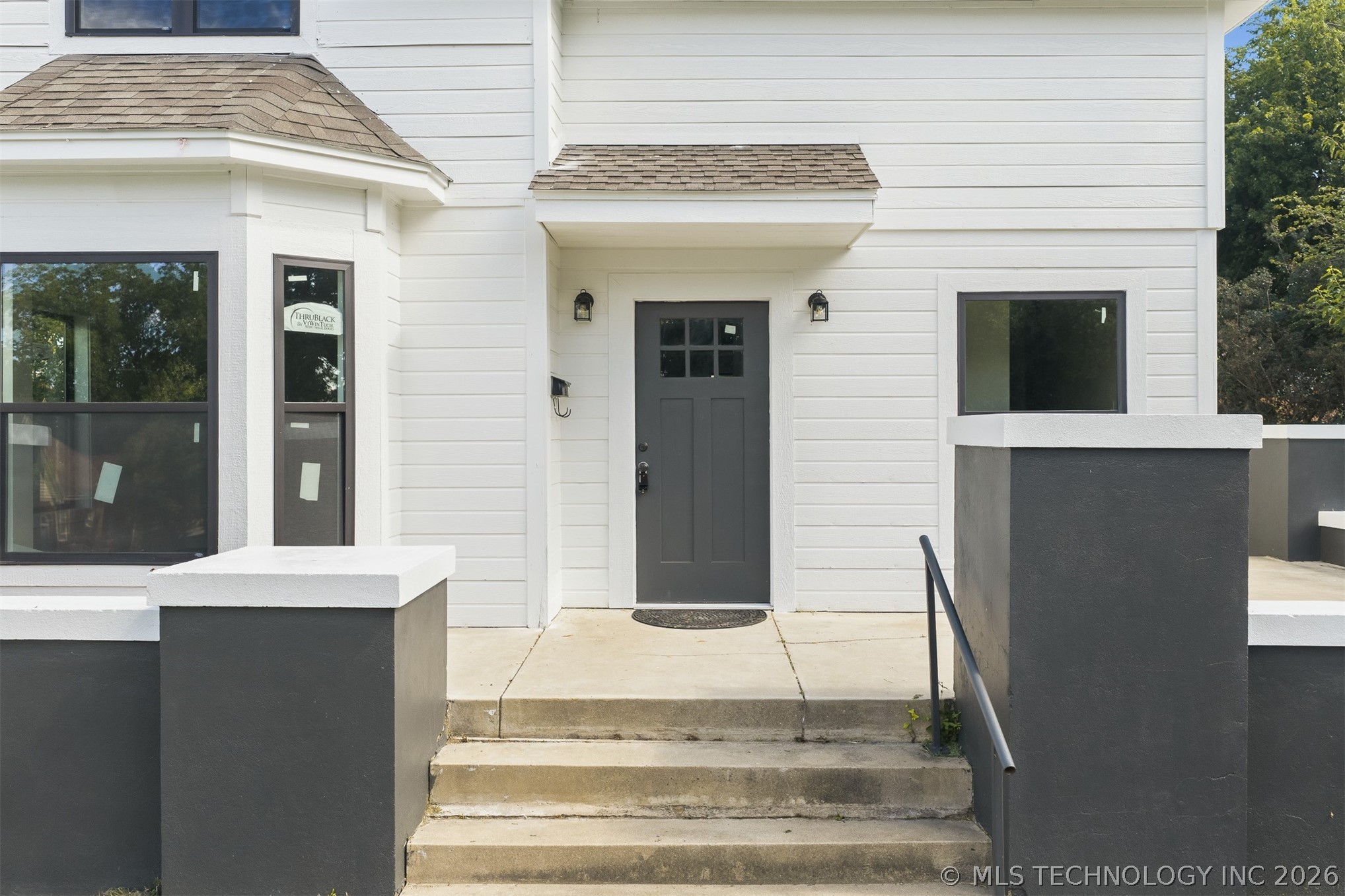114 E Vinita Property Photo 6