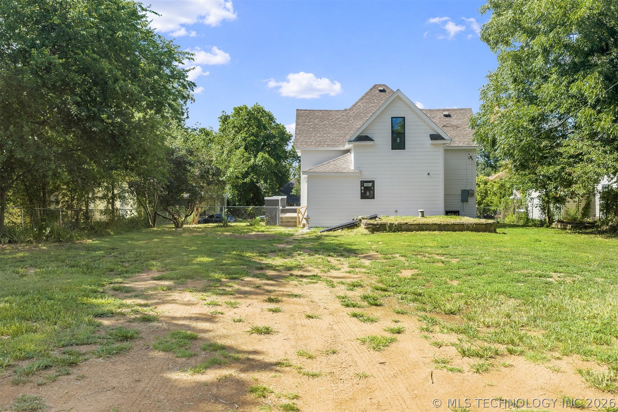 114 E Vinita Property Photo 7