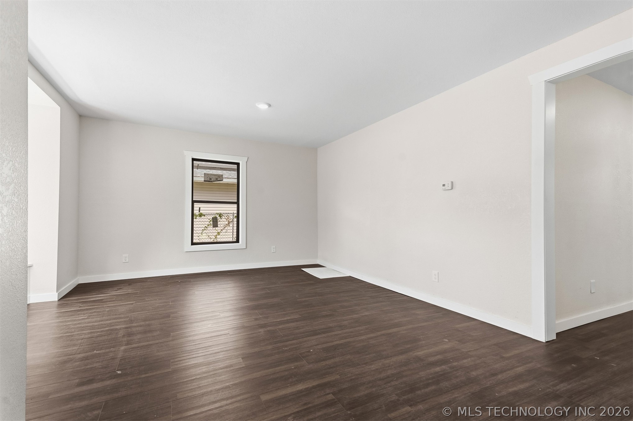 114 E Vinita Property Photo 8