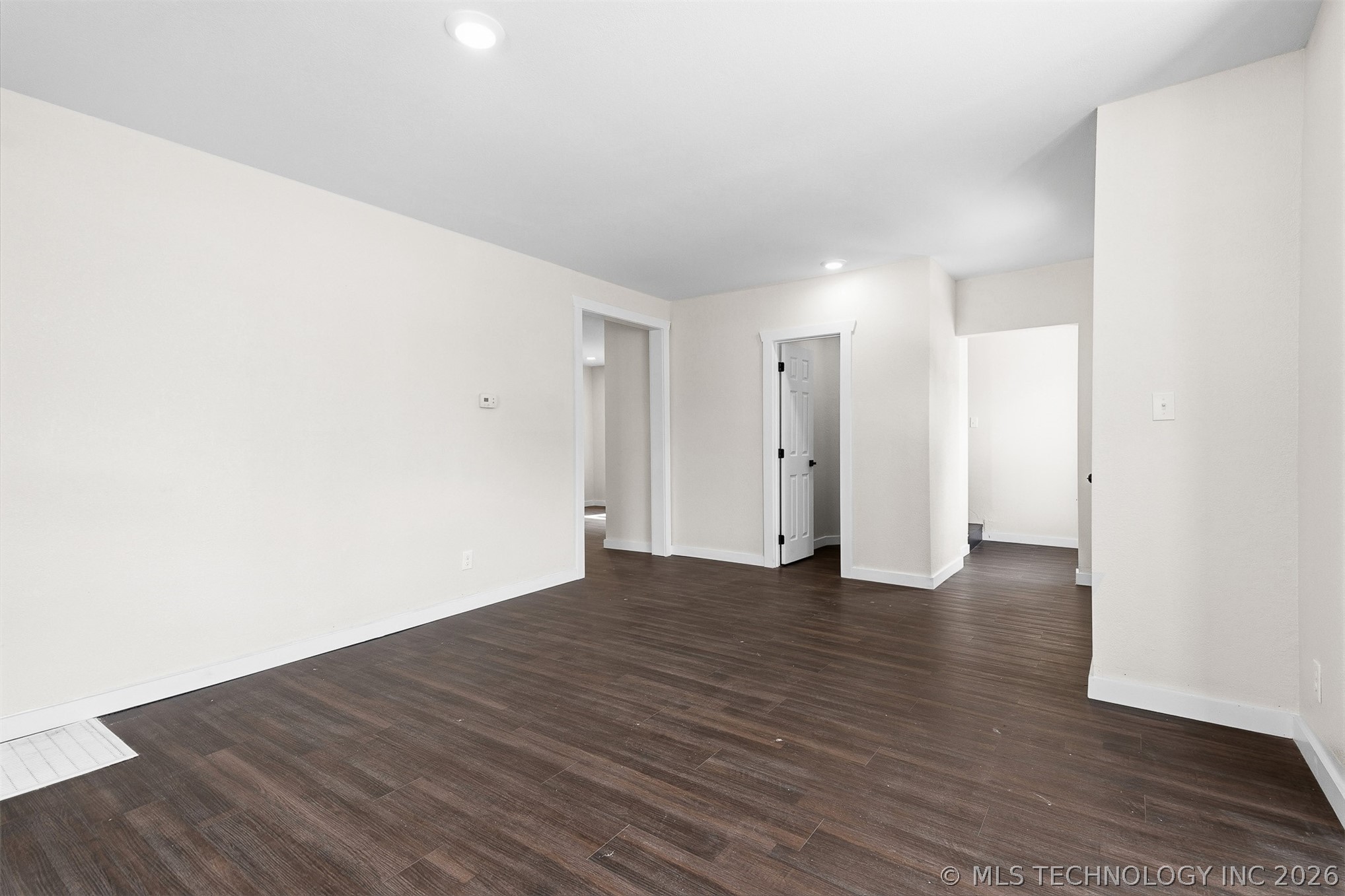 114 E Vinita Property Photo 11