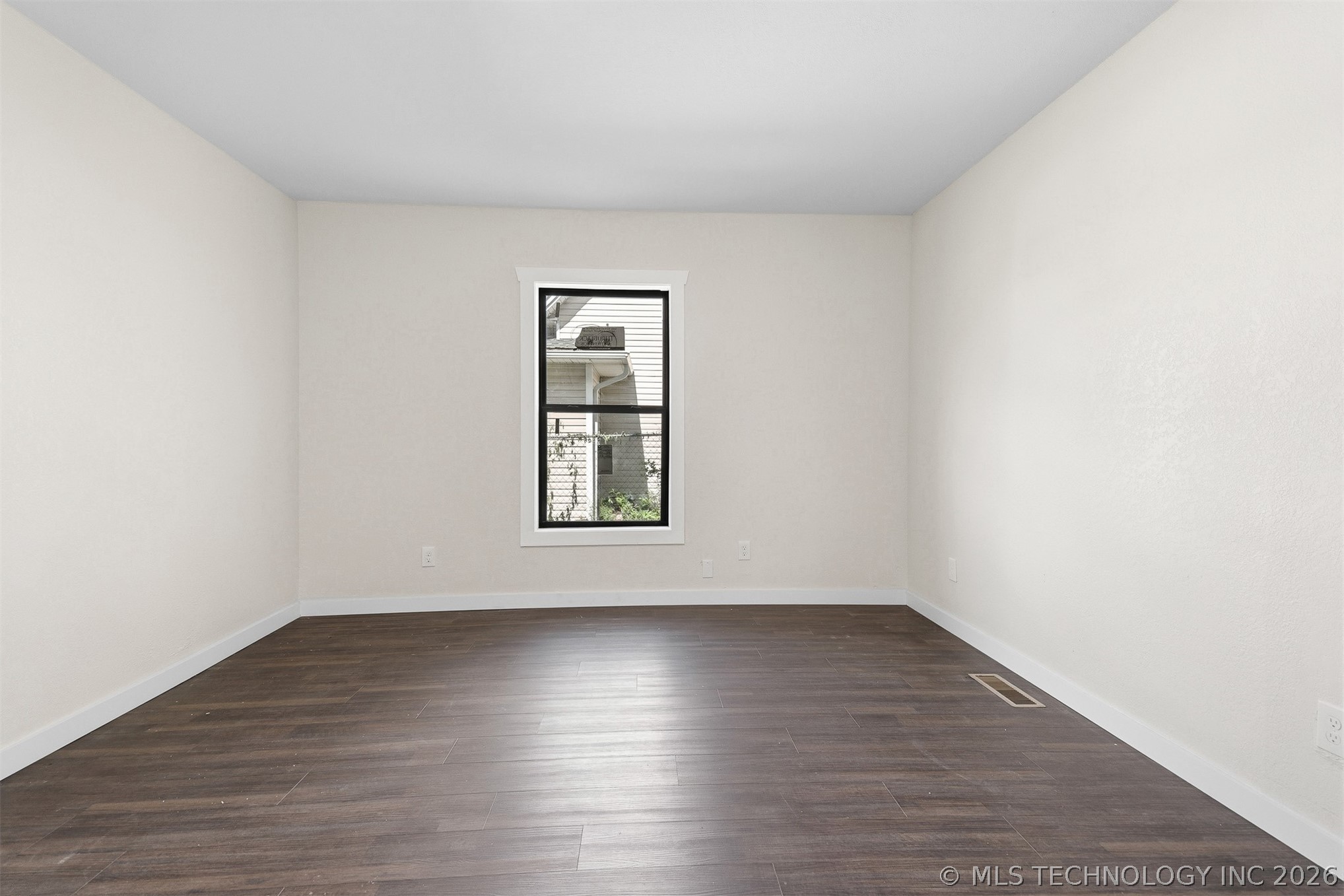 114 E Vinita Property Photo 19