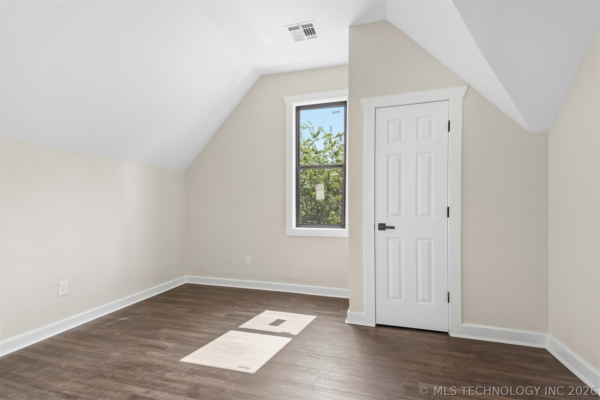 114 E Vinita Property Photo 22