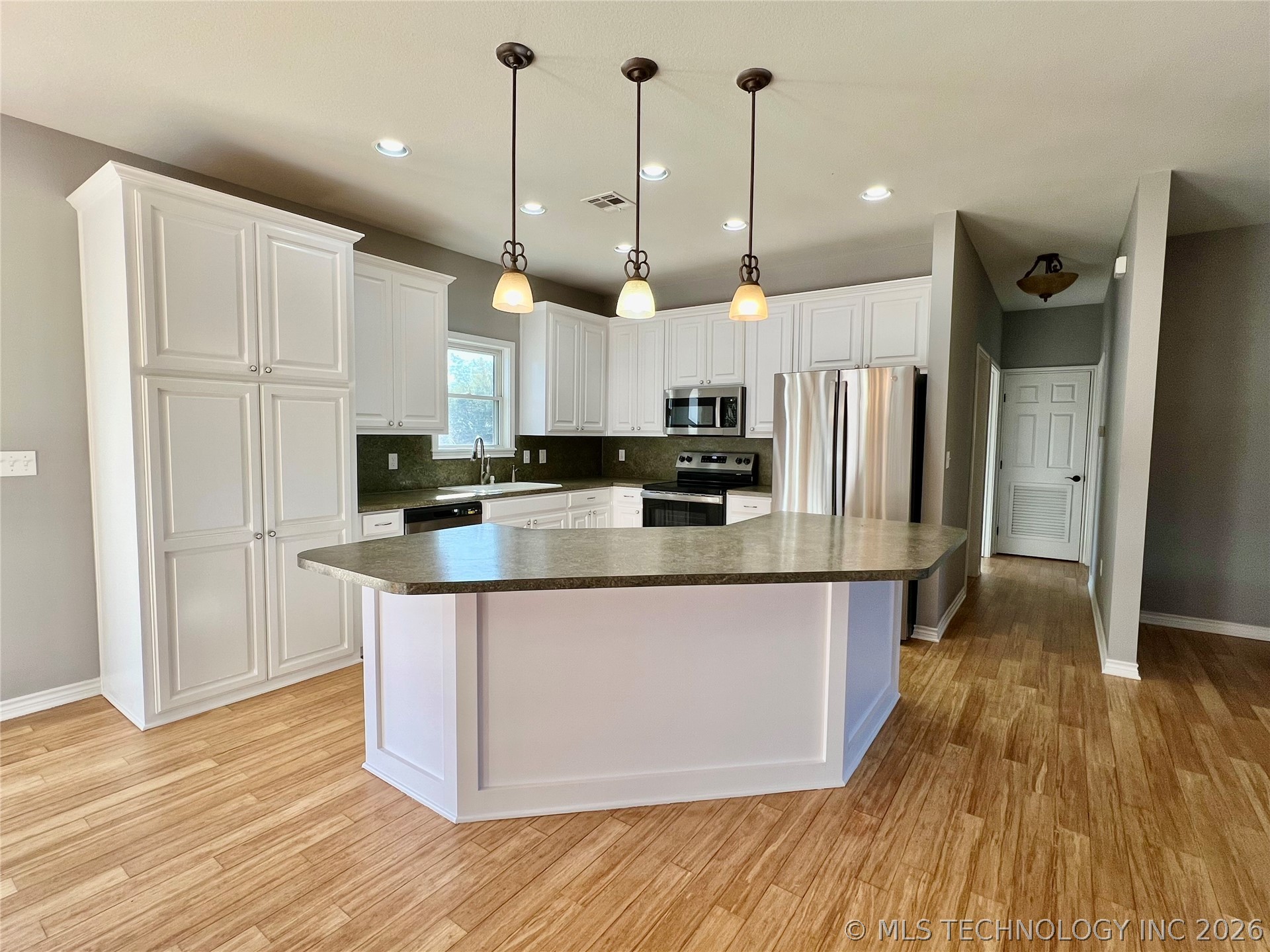 5856 S Highway 377 Property Photo 8