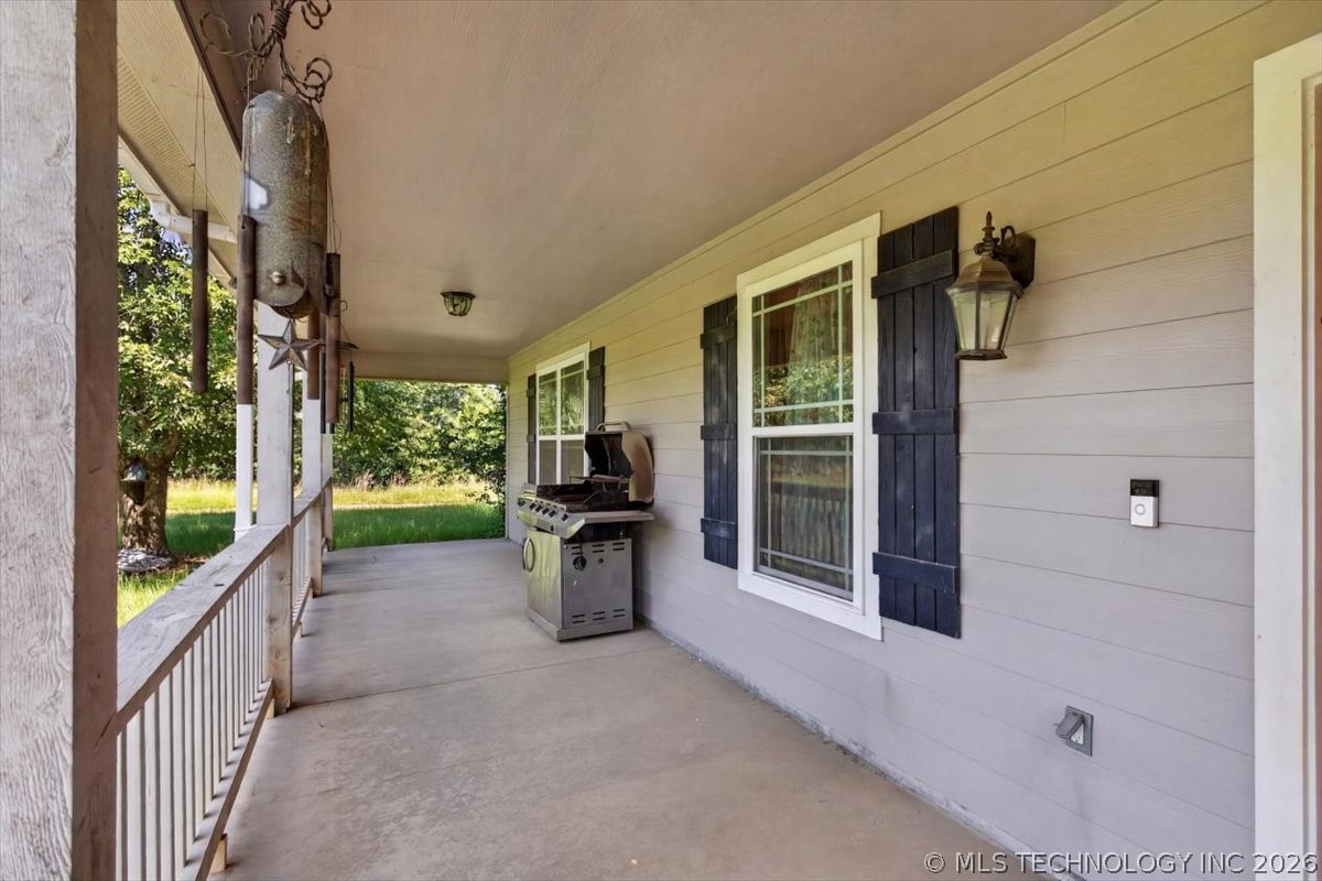 440213 E 1627 Property Photo 3