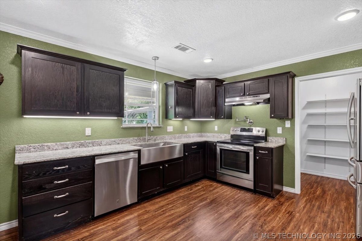 440213 E 1627 Property Photo 10