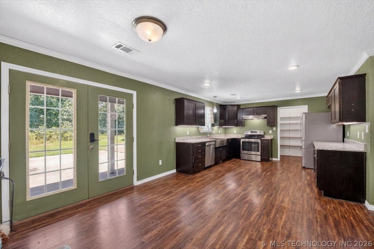 440213 E 1627 Property Photo 12