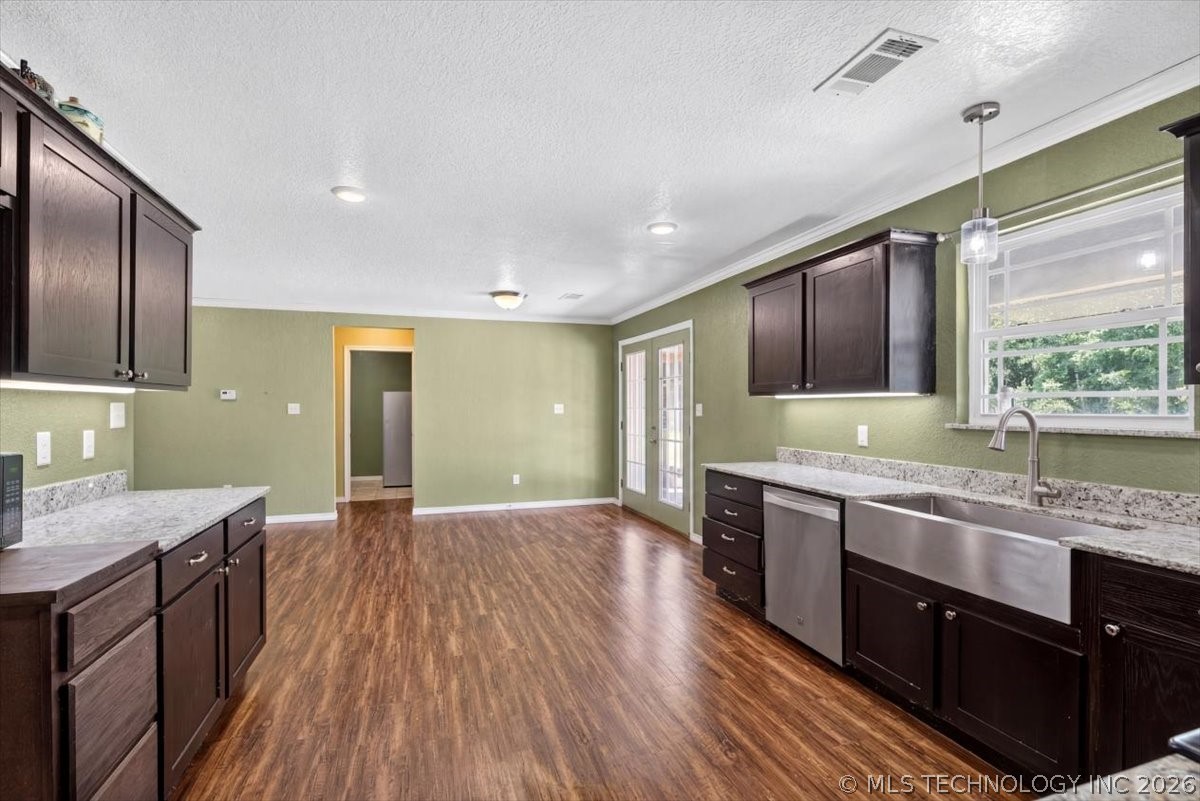 440213 E 1627 Property Photo 13
