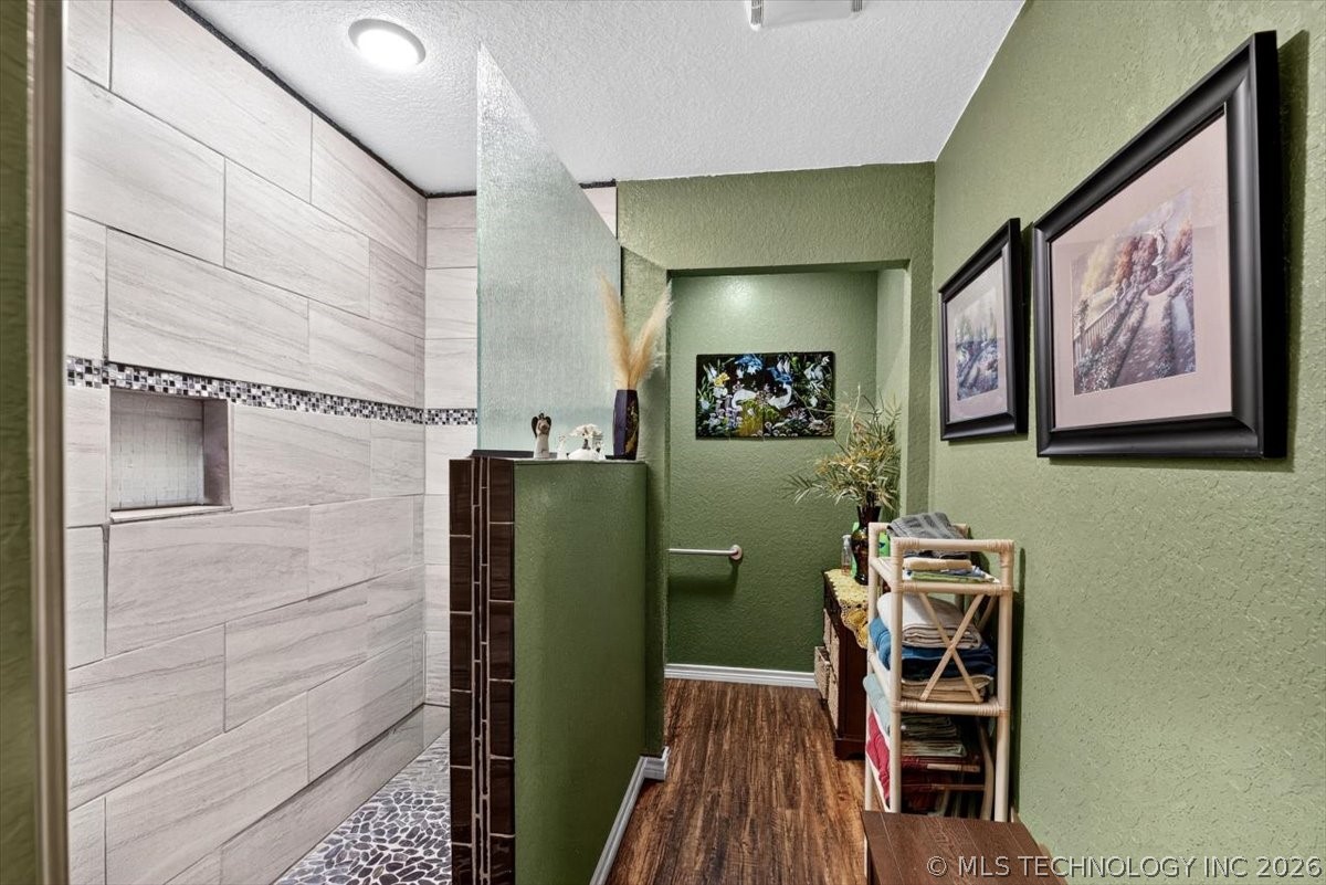 440213 E 1627 Property Photo 23