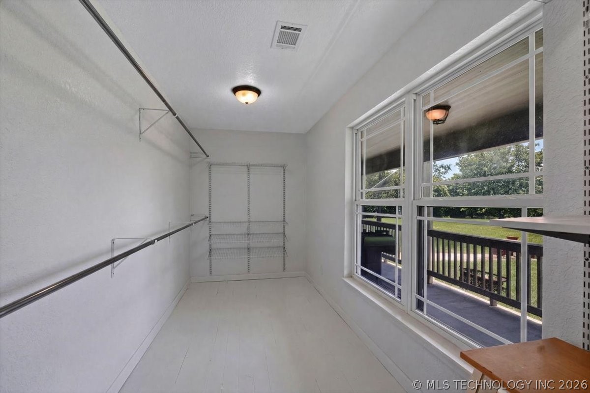 440213 E 1627 Property Photo 24