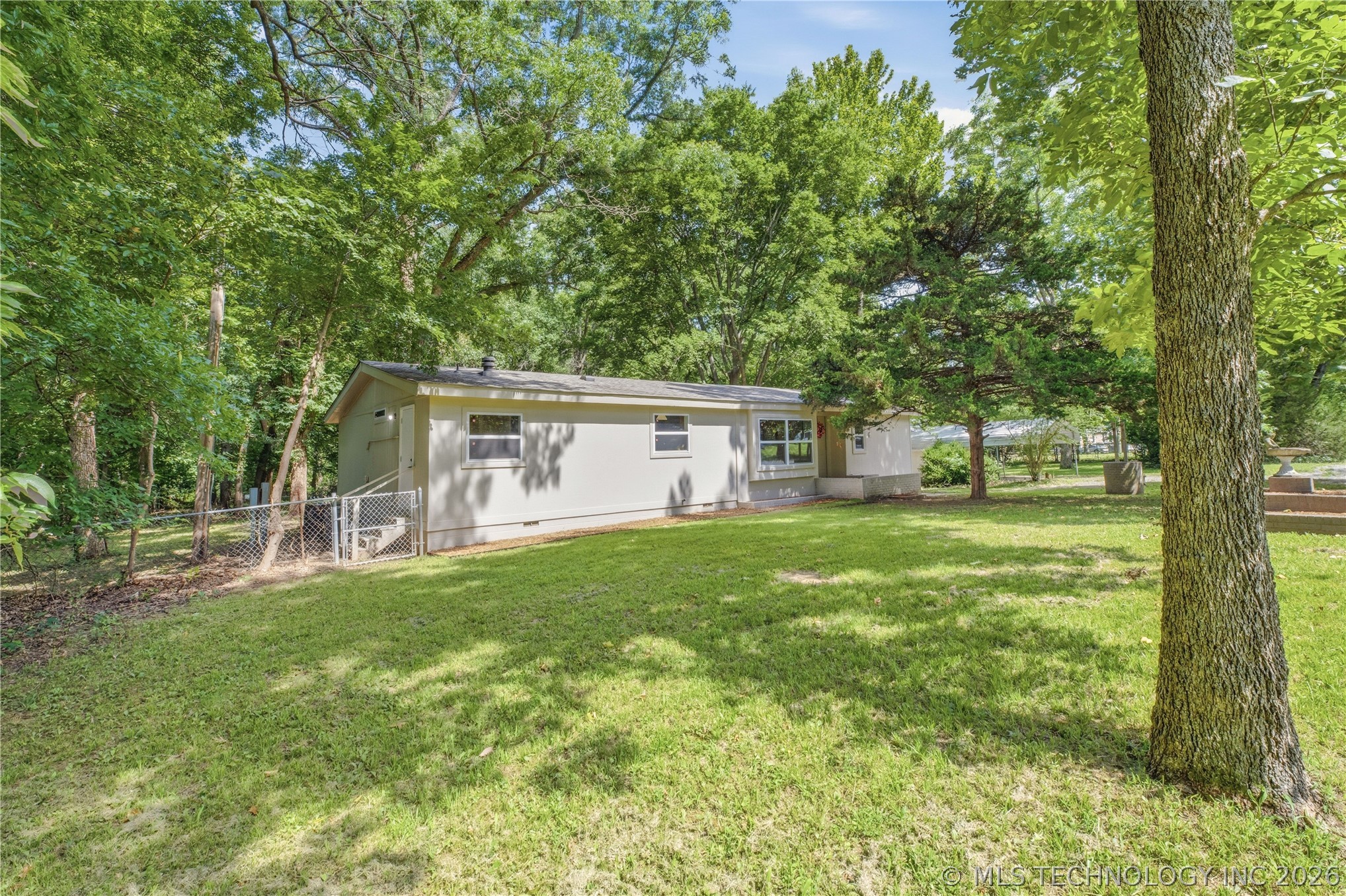 1115 S 284th East Avenue Property Photo 3
