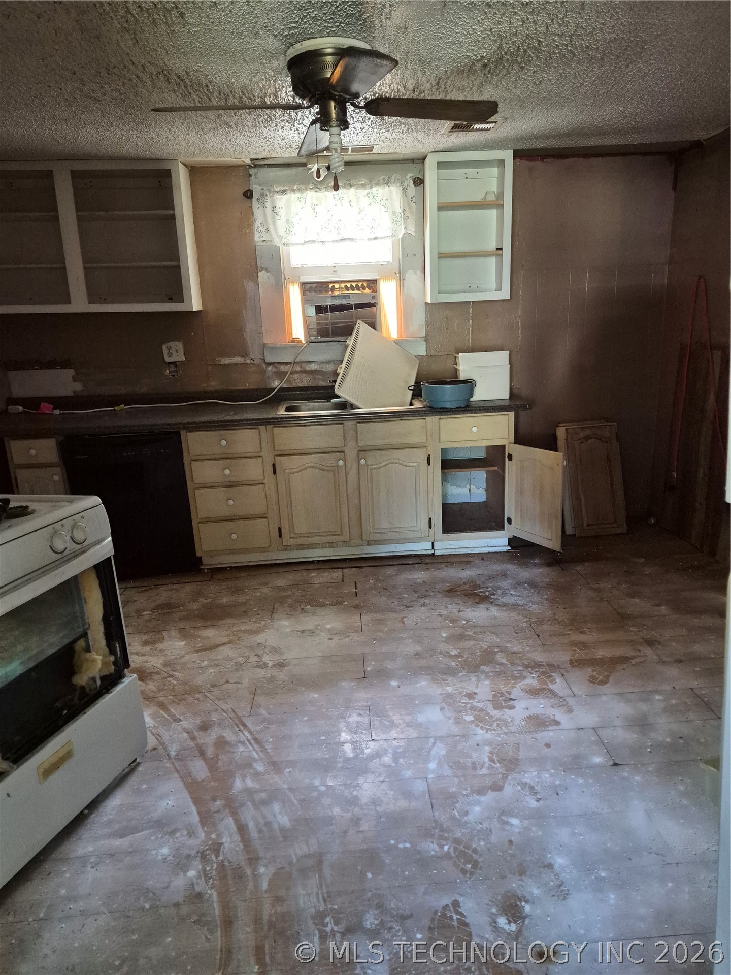503 N Broadway Property Photo 9