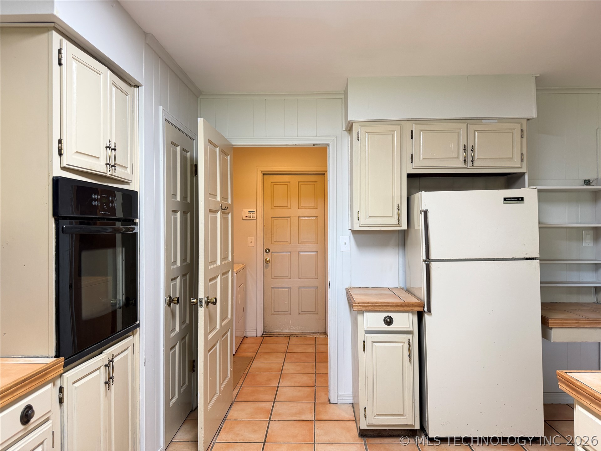 2816 Suroya Street Property Photo 5