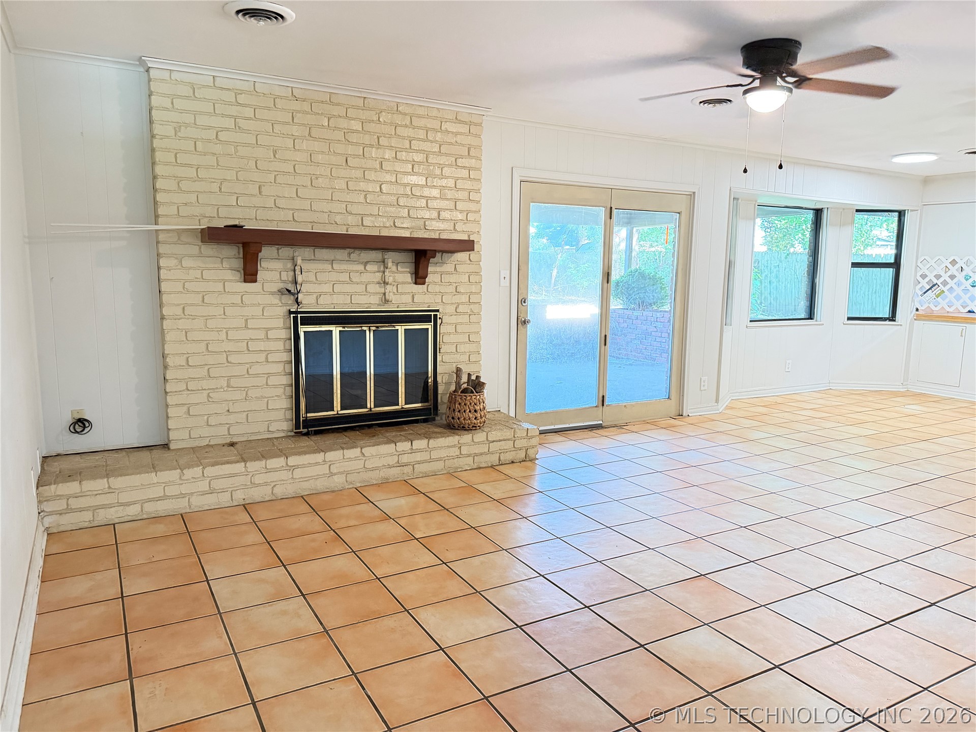 2816 Suroya Street Property Photo 9