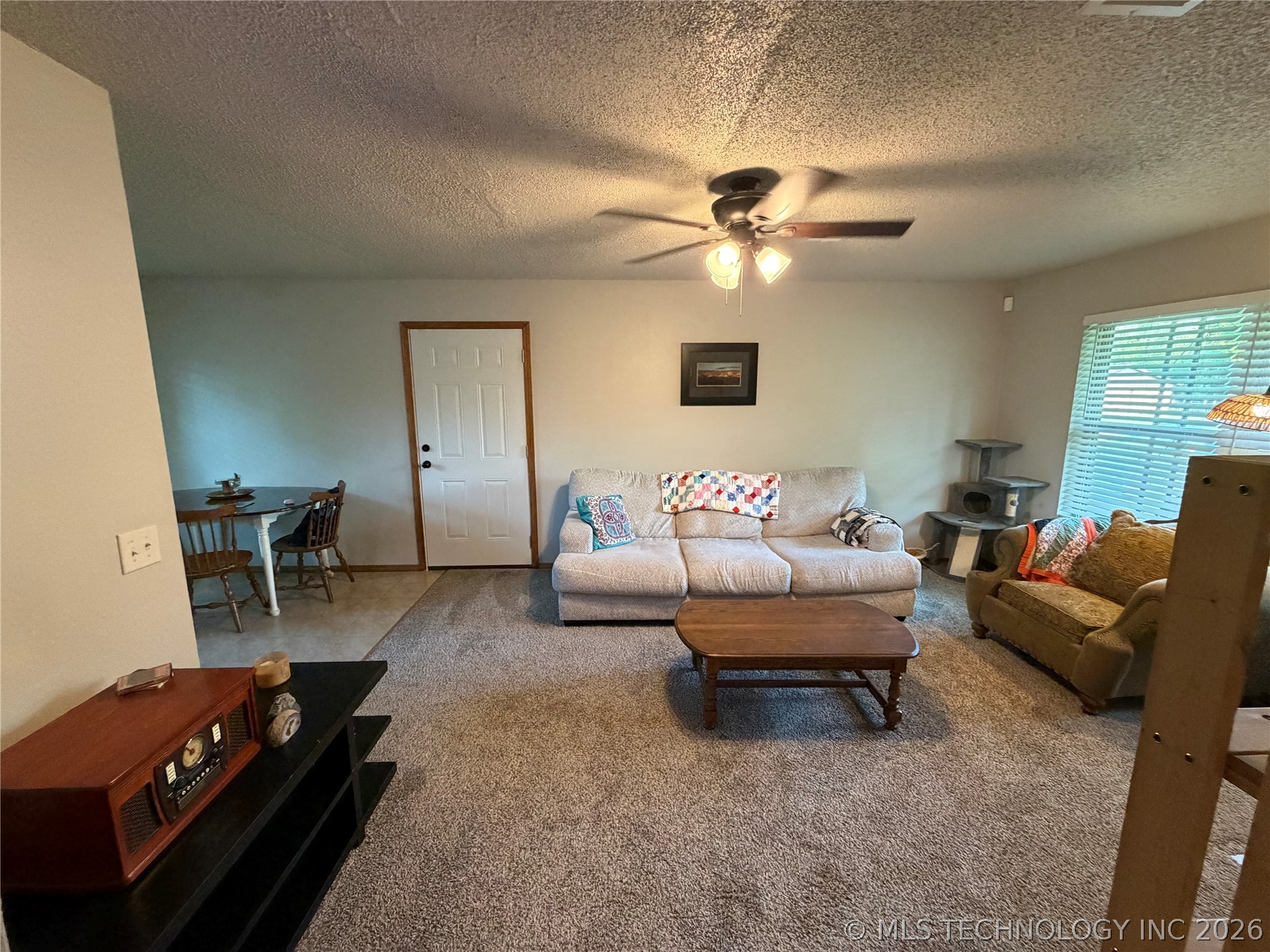 501 W Creek Drive Property Photo 3