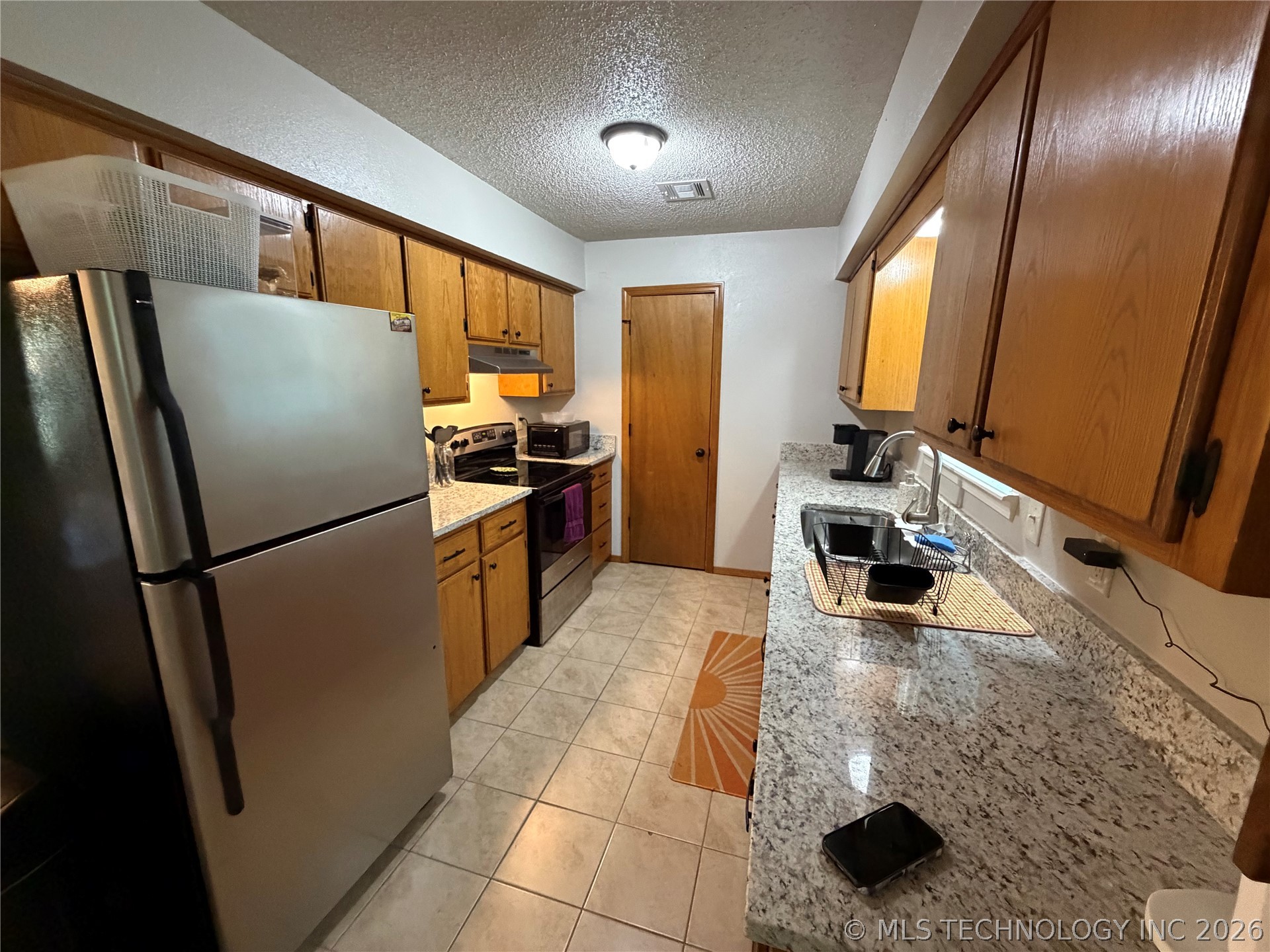 501 W Creek Drive Property Photo 5