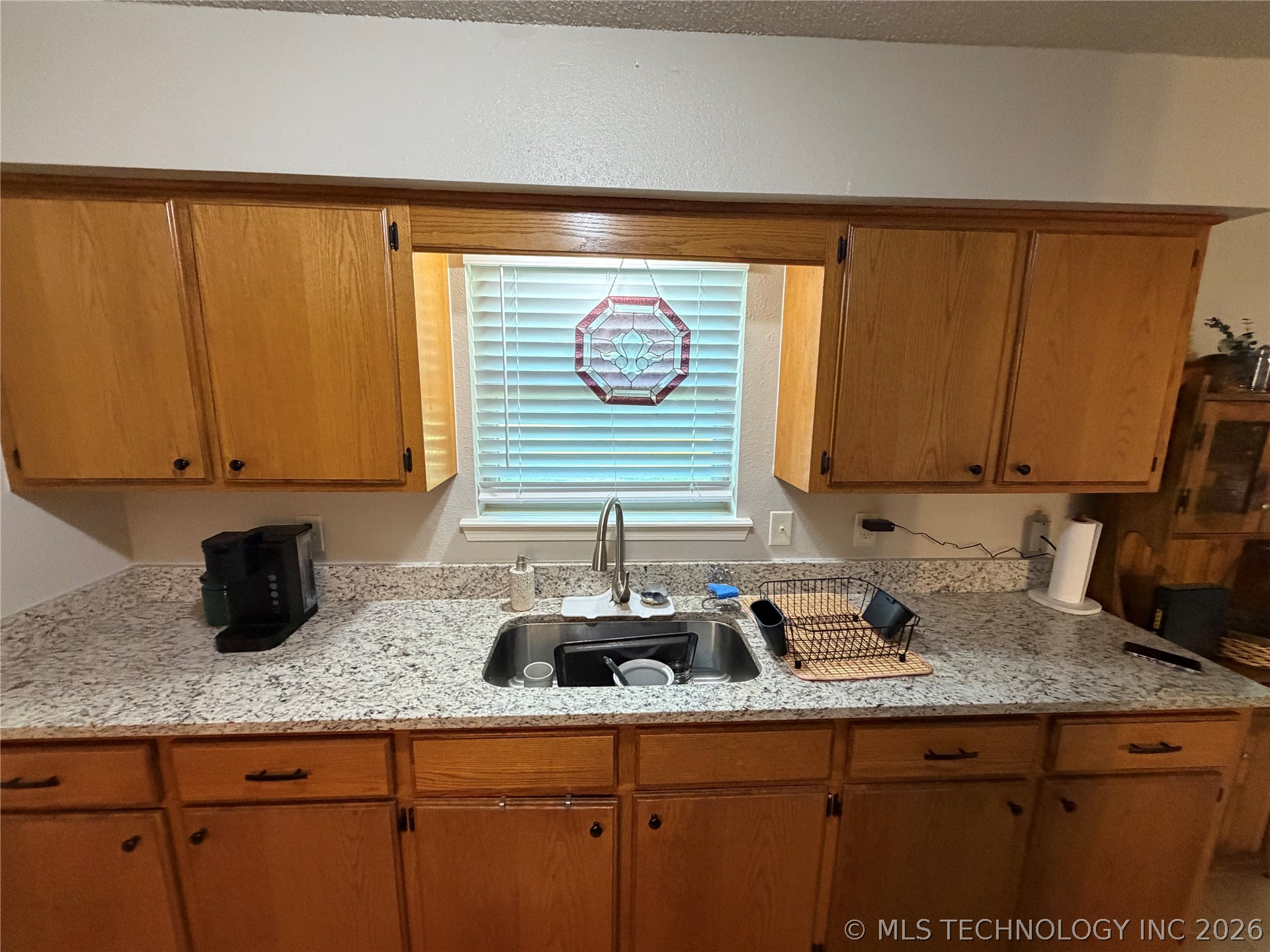 501 W Creek Drive Property Photo 7