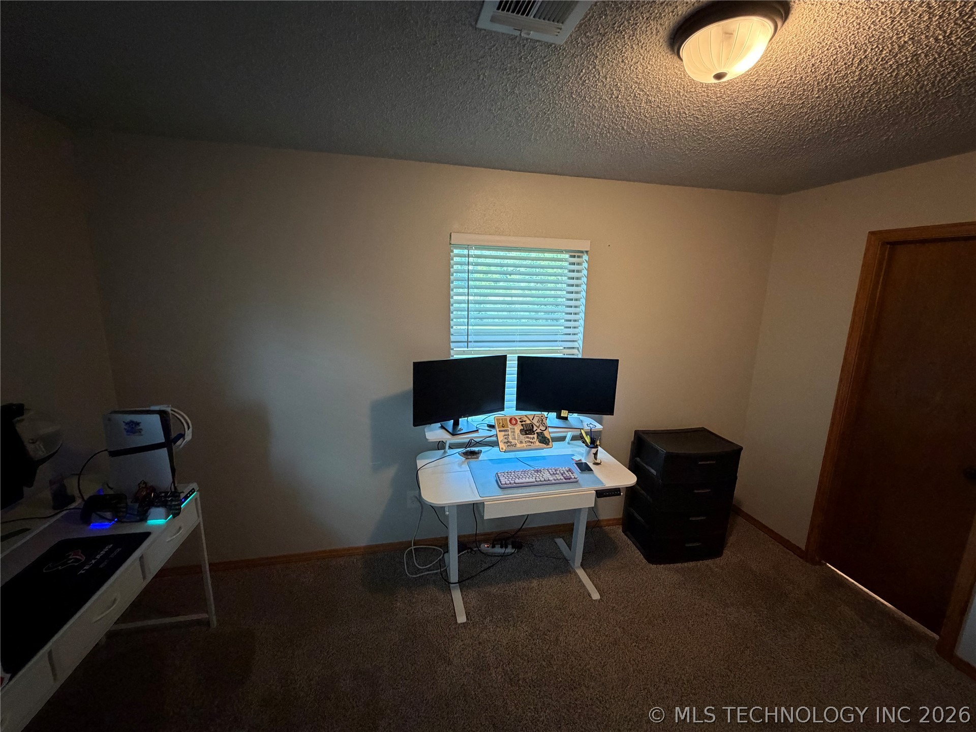 501 W Creek Drive Property Photo 14