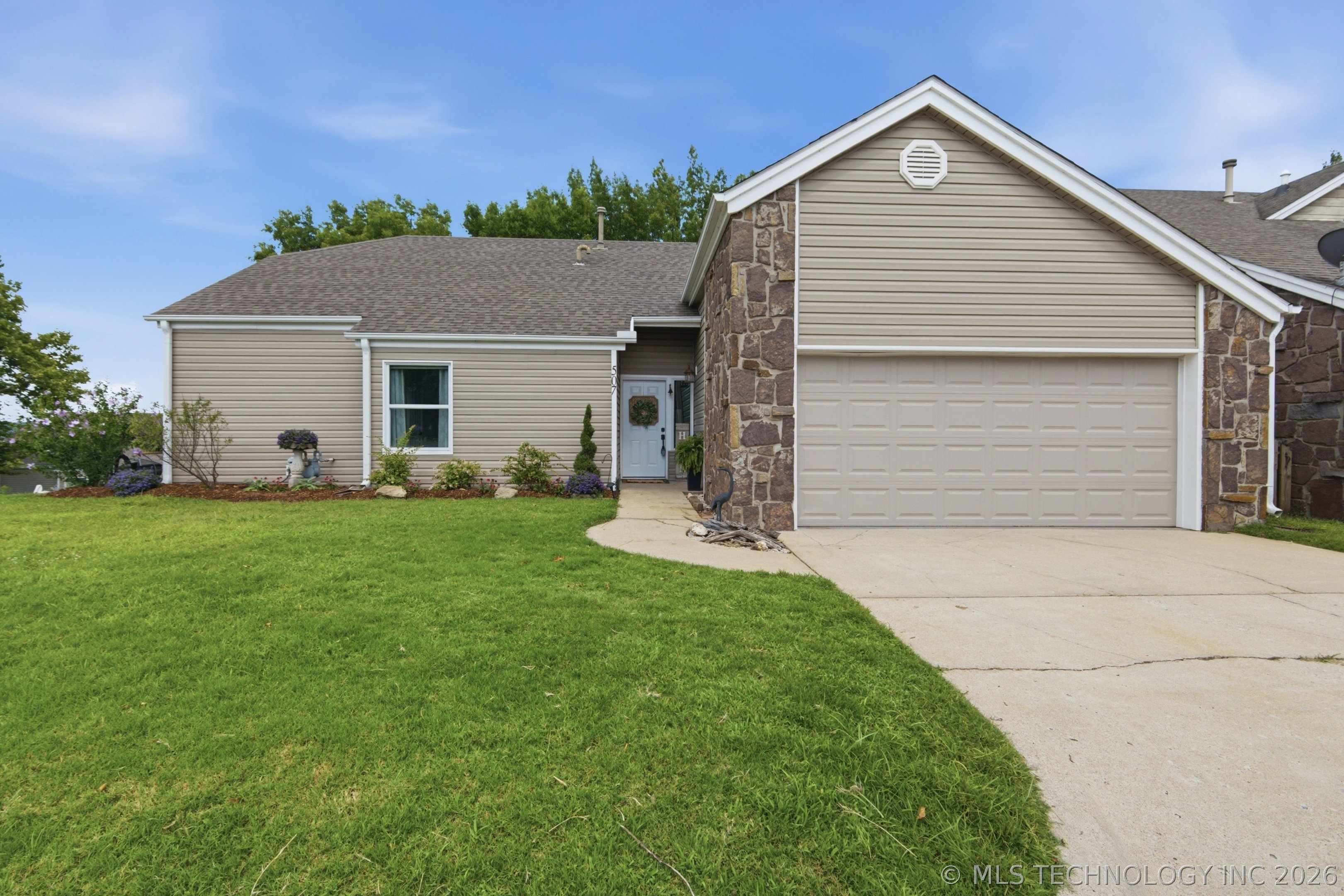 507 Appleridge Property Photo 1