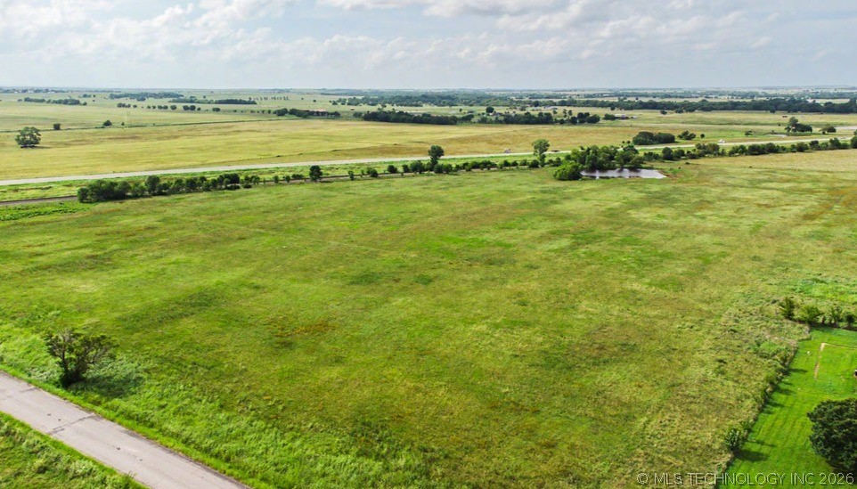 7405 E 330 Road Property Photo 4