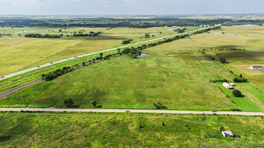 7405 E 330 Road Property Photo 9