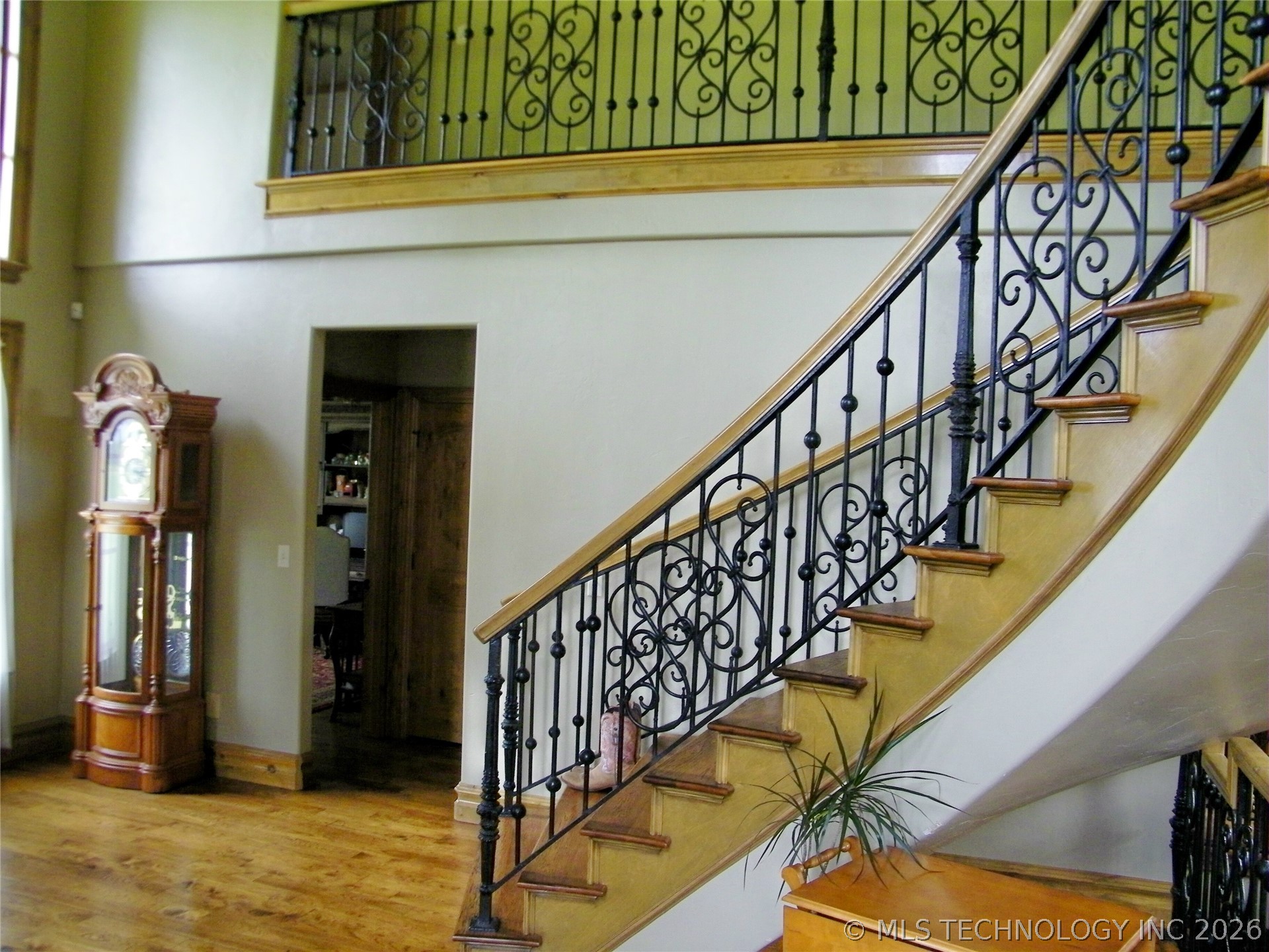 1200 Hickory Property Photo 5