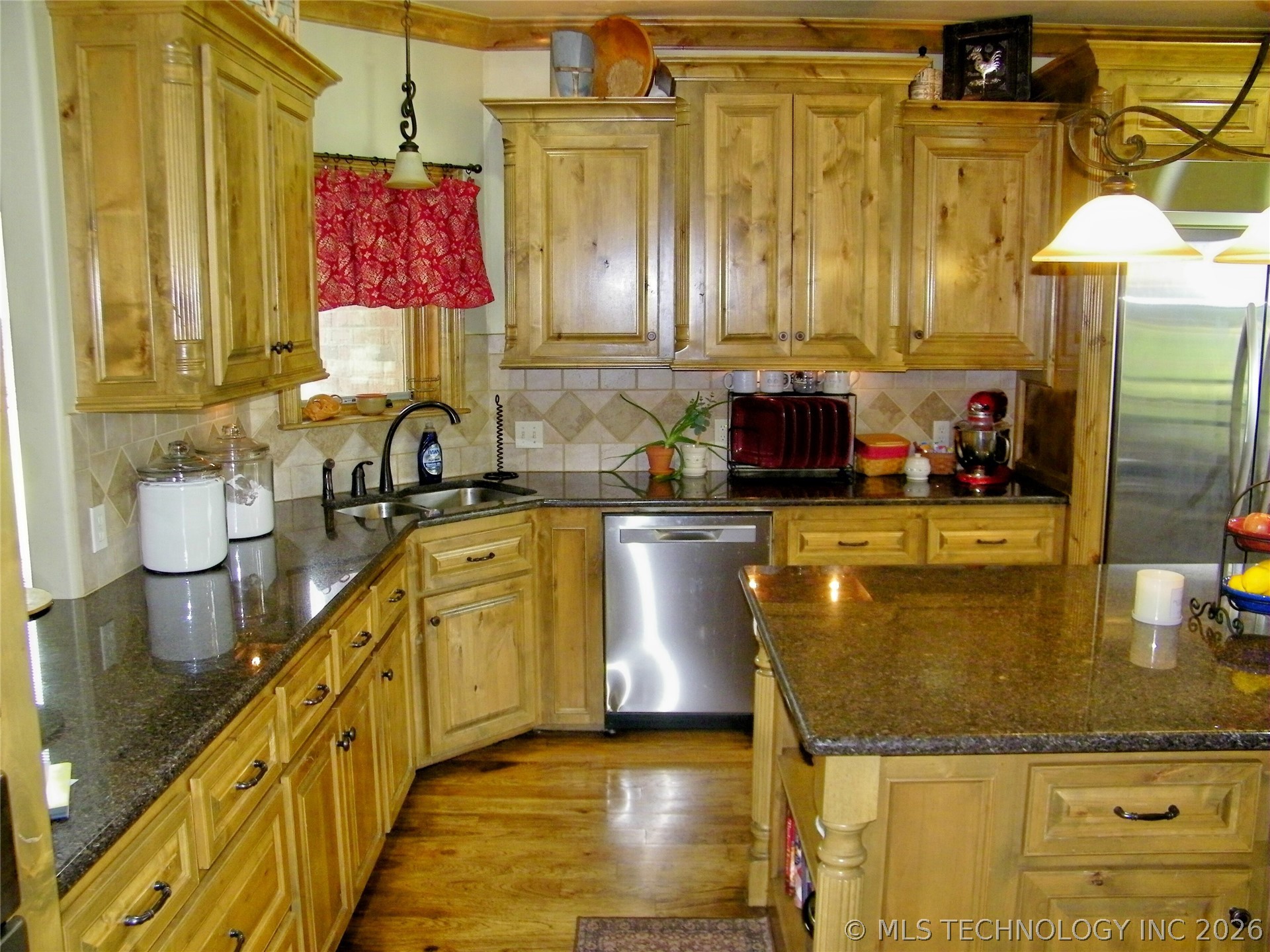 1200 Hickory Property Photo 12