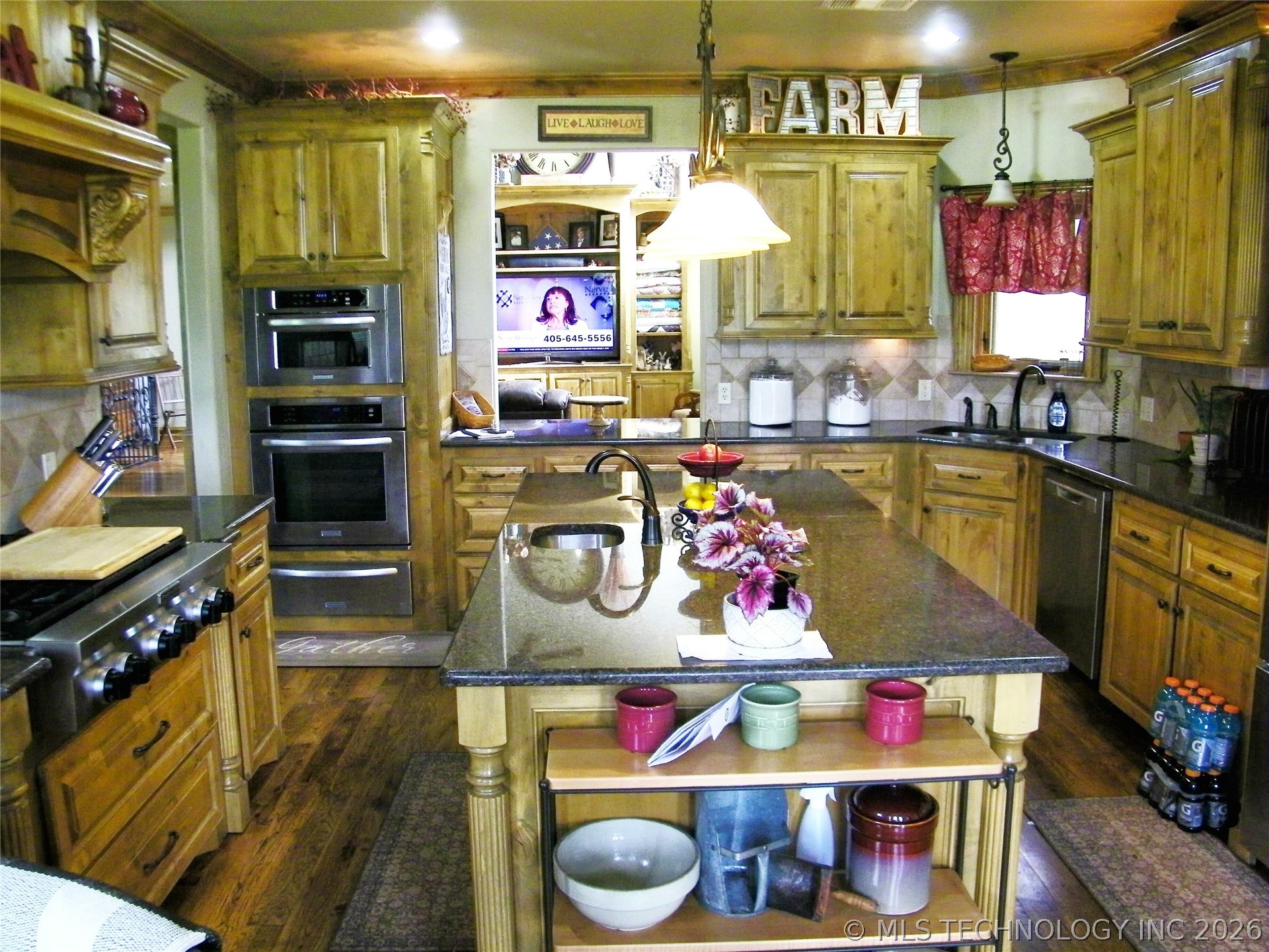1200 Hickory Property Photo 13