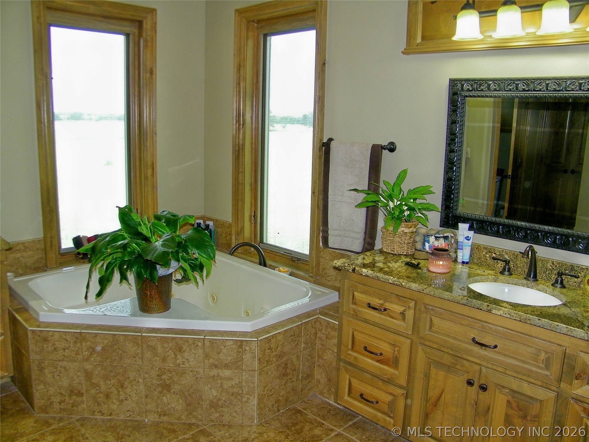 1200 Hickory Property Photo 26
