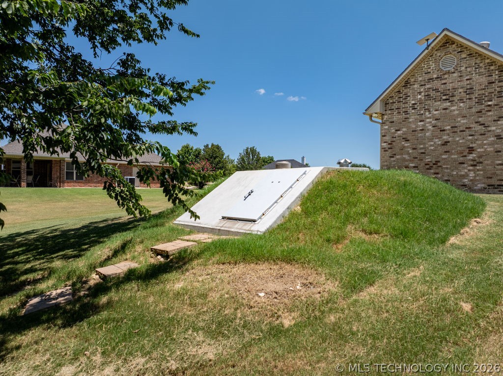108 Whitney Way Property Photo 4