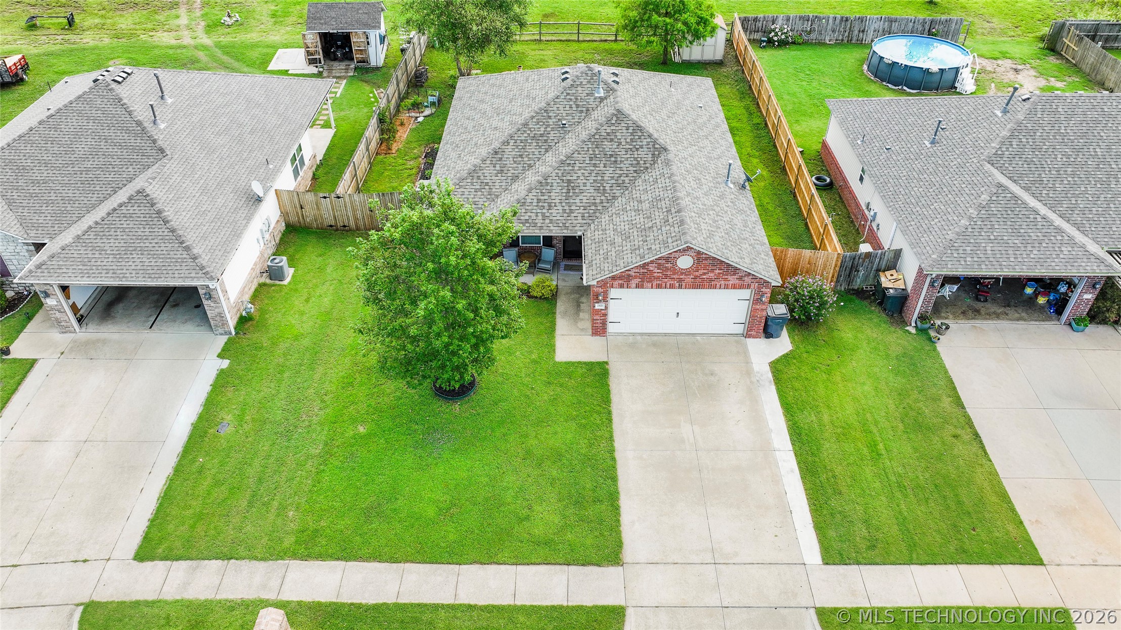 23121 S Bessie Boulevard Property Photo 3