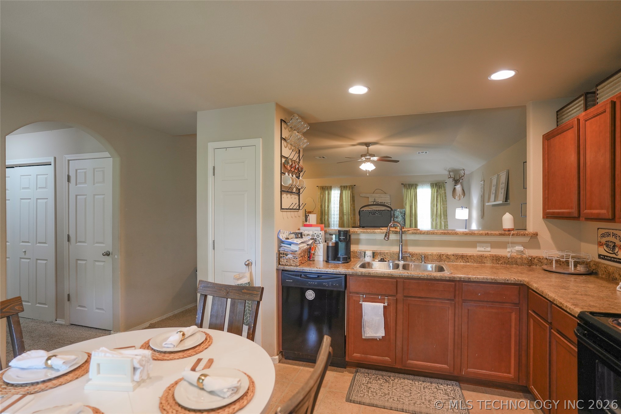 23121 S Bessie Boulevard Property Photo 7