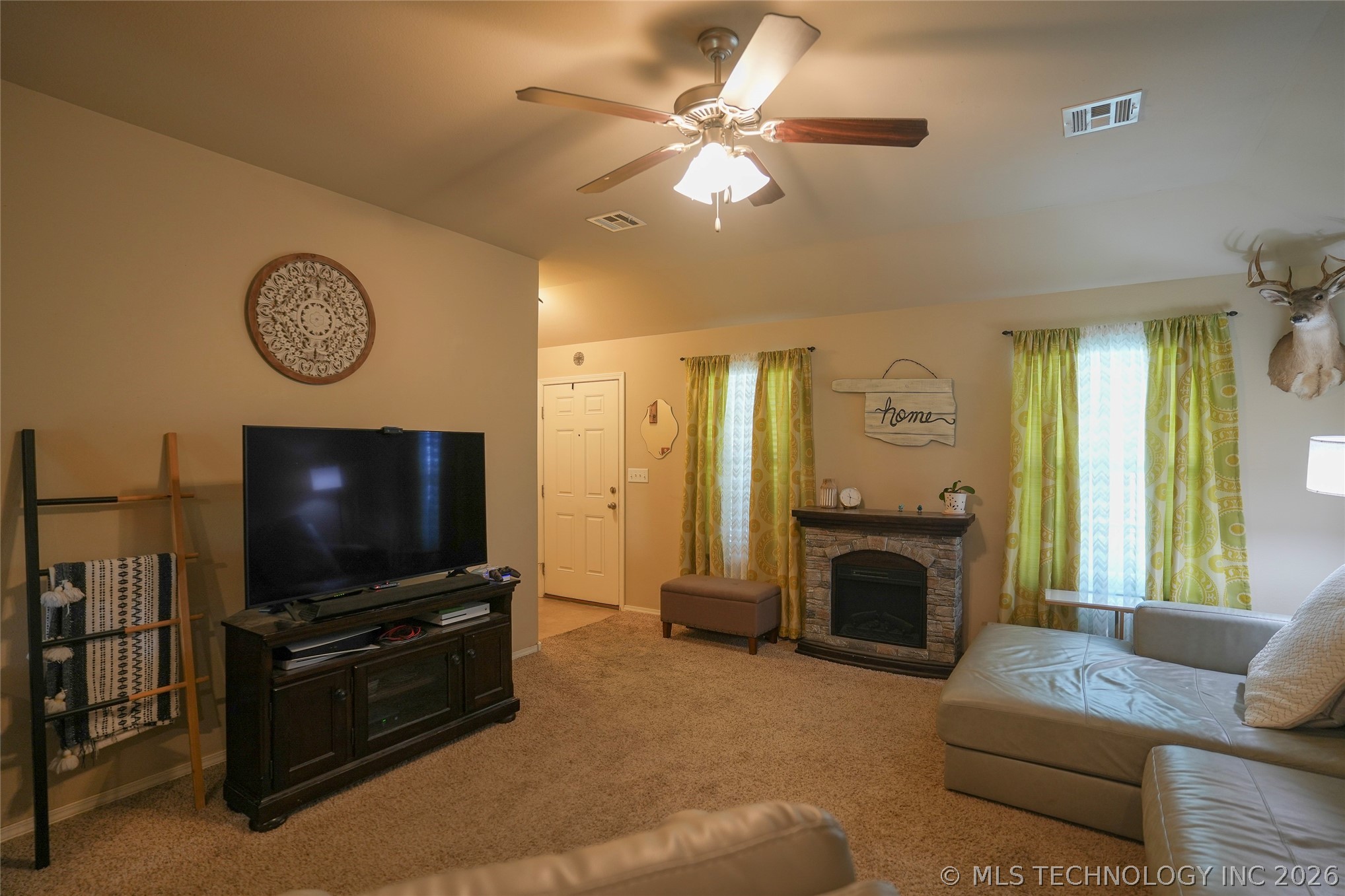 23121 S Bessie Boulevard Property Photo 9