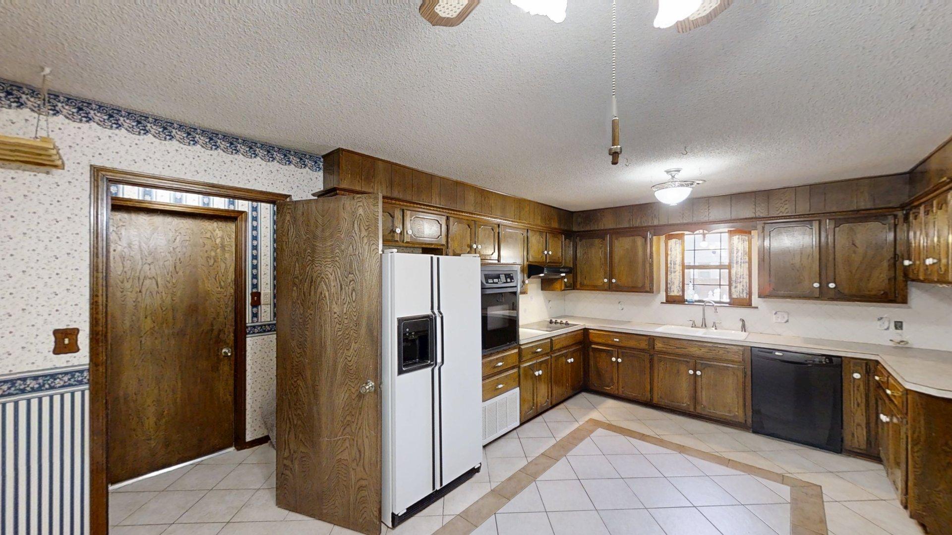 406 Beaumont Property Photo 3