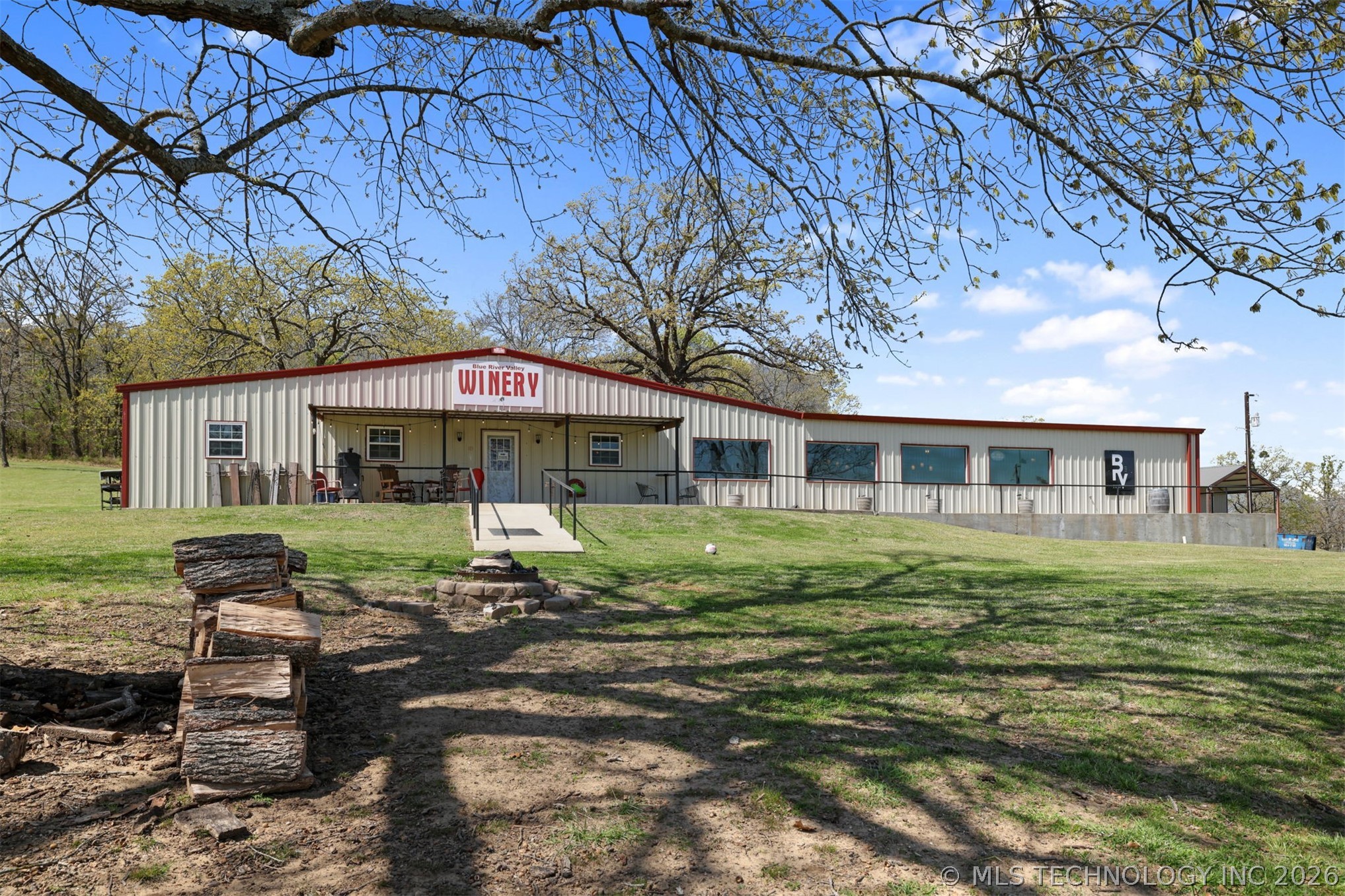 3565 Sawmill Road