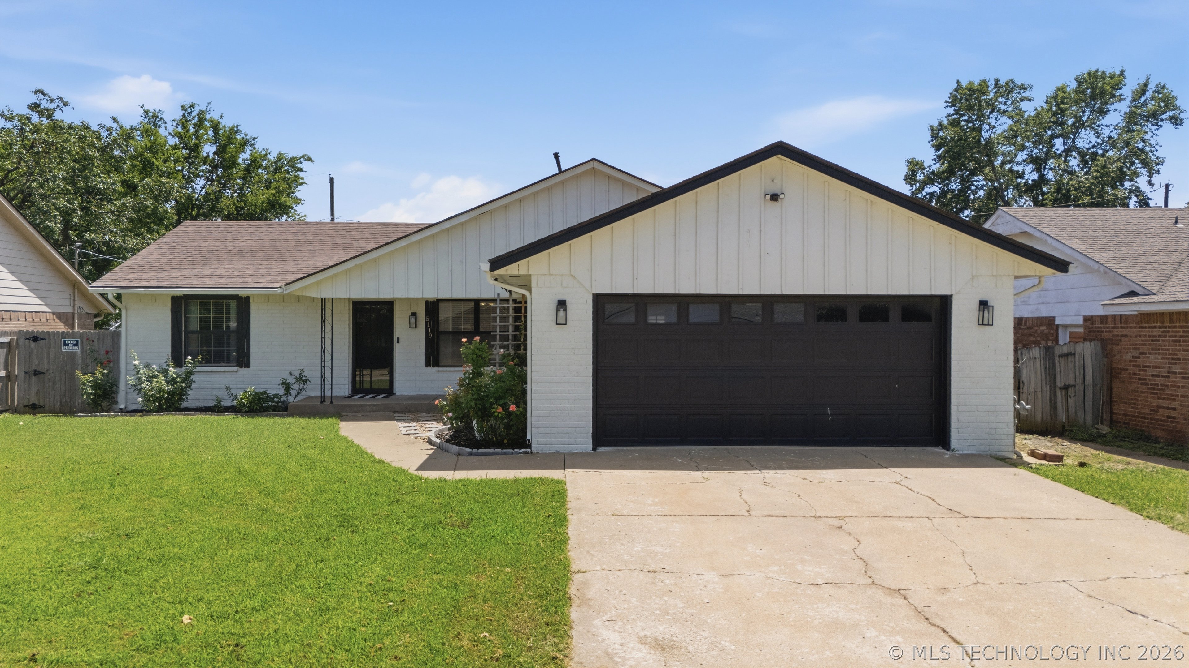 5119 Lynn Road Property Photo