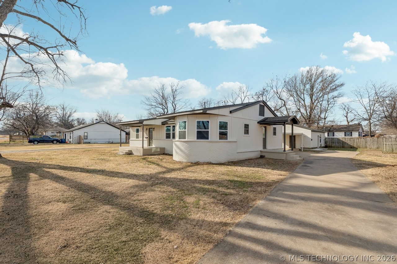 1228 S 76th East Avenue Property Photo 19
