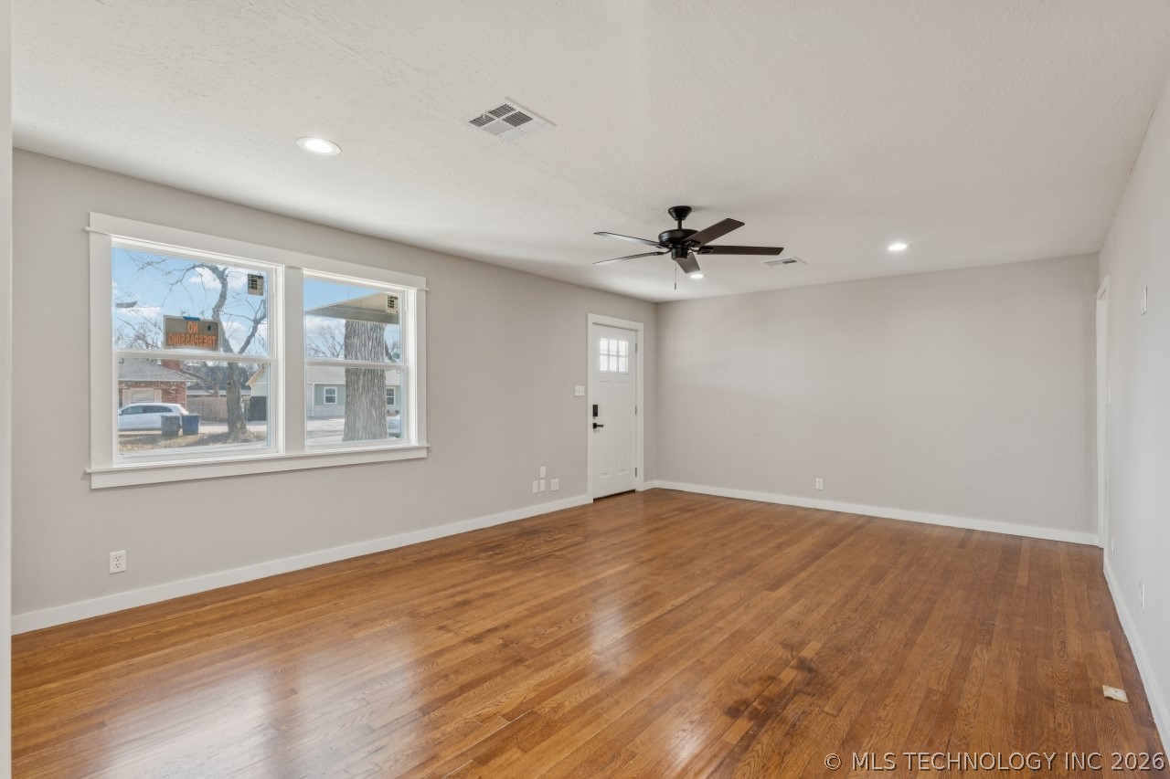 1228 S 76th East Avenue Property Photo 20