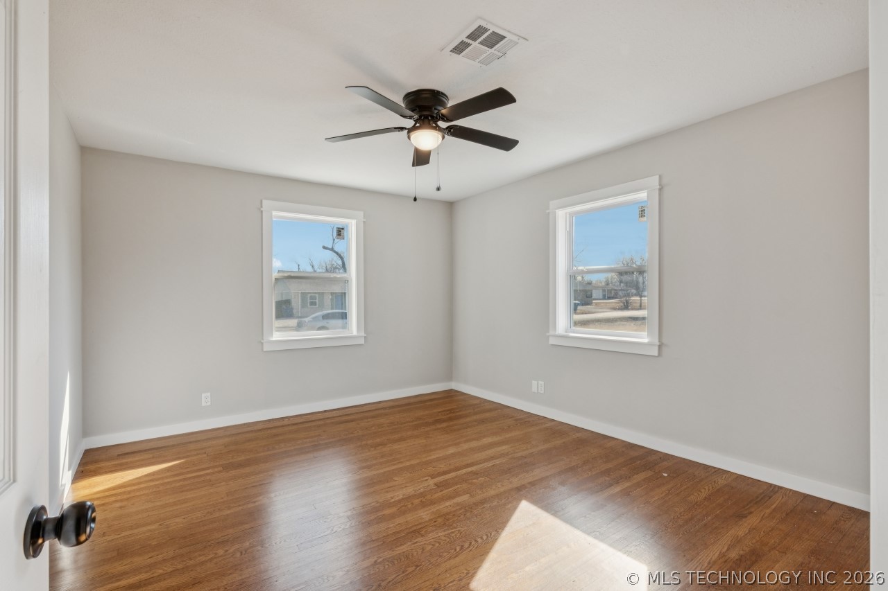 1228 S 76th East Avenue Property Photo 21