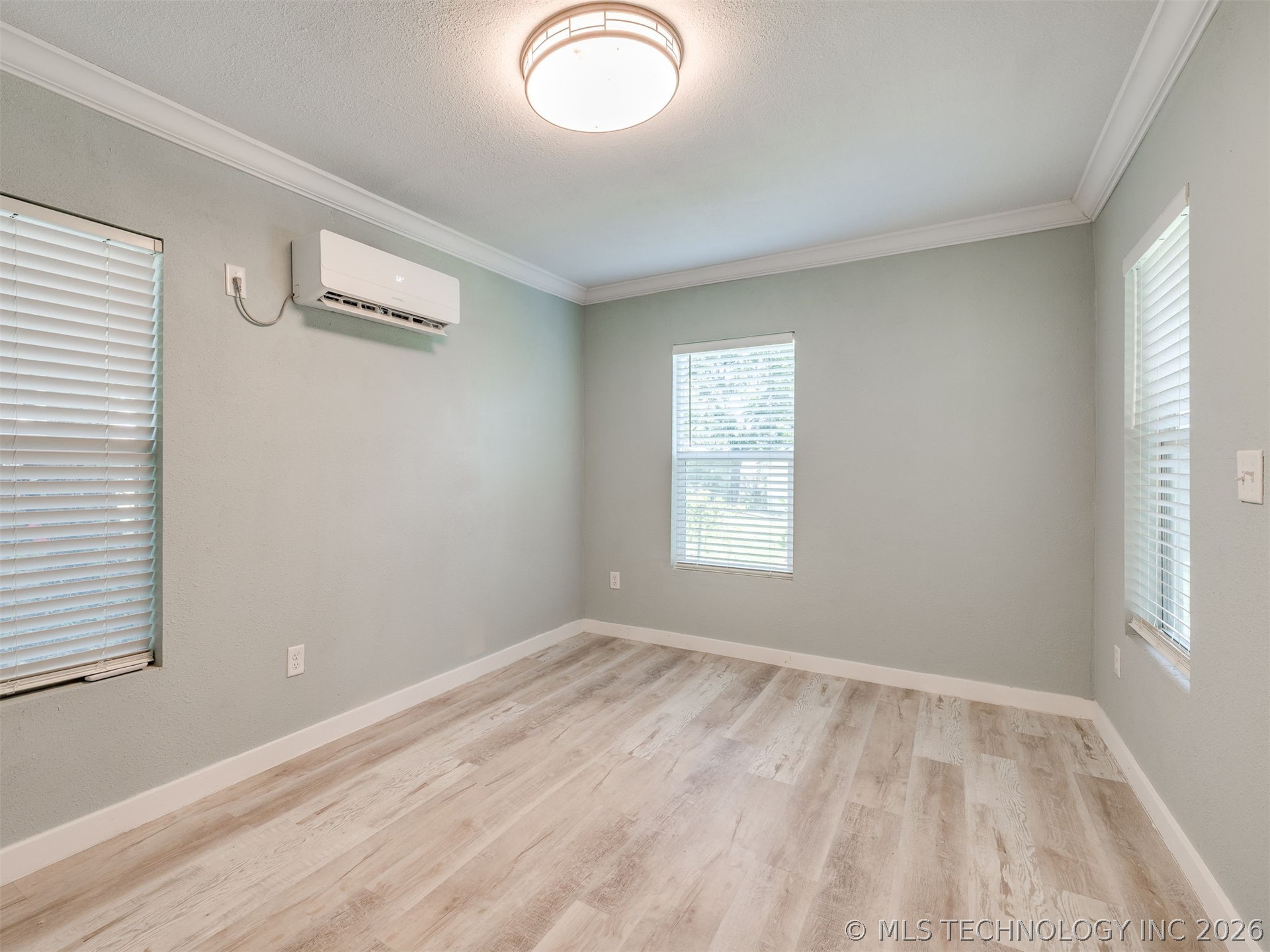 306 N Grant Avenue Property Photo 21