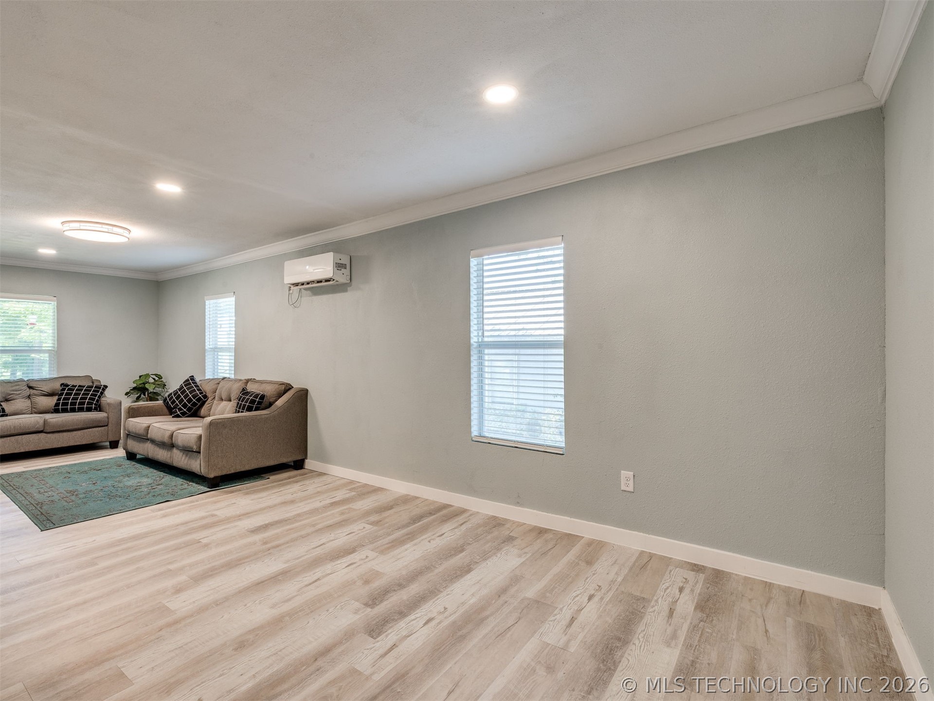306 N Grant Avenue Property Photo 32