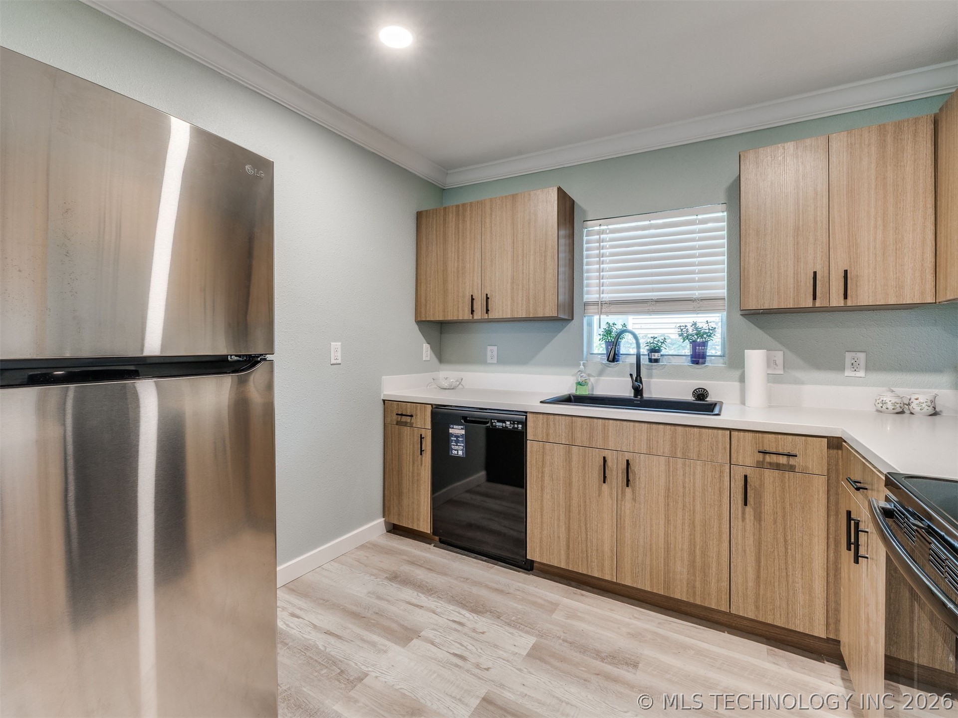 306 N Grant Avenue Property Photo 35