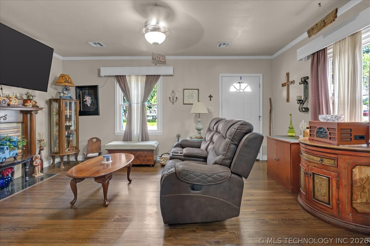 2131 S Oswego Avenue Property Photo 10