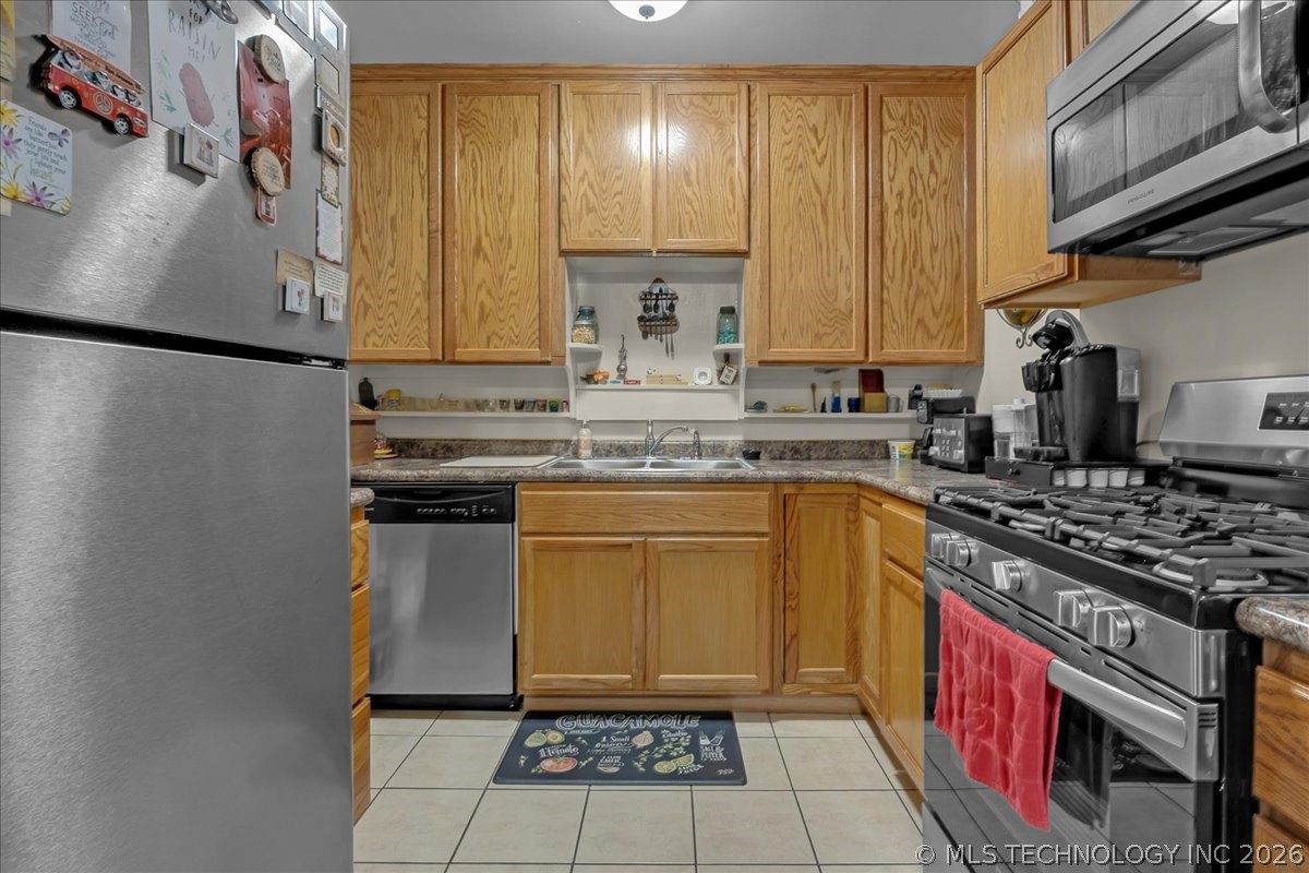 2131 S Oswego Avenue Property Photo 13