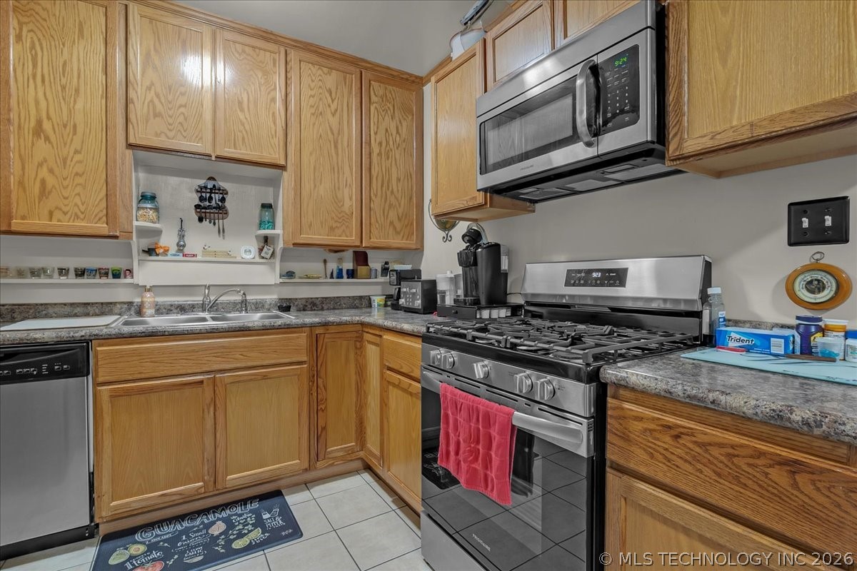2131 S Oswego Avenue Property Photo 14