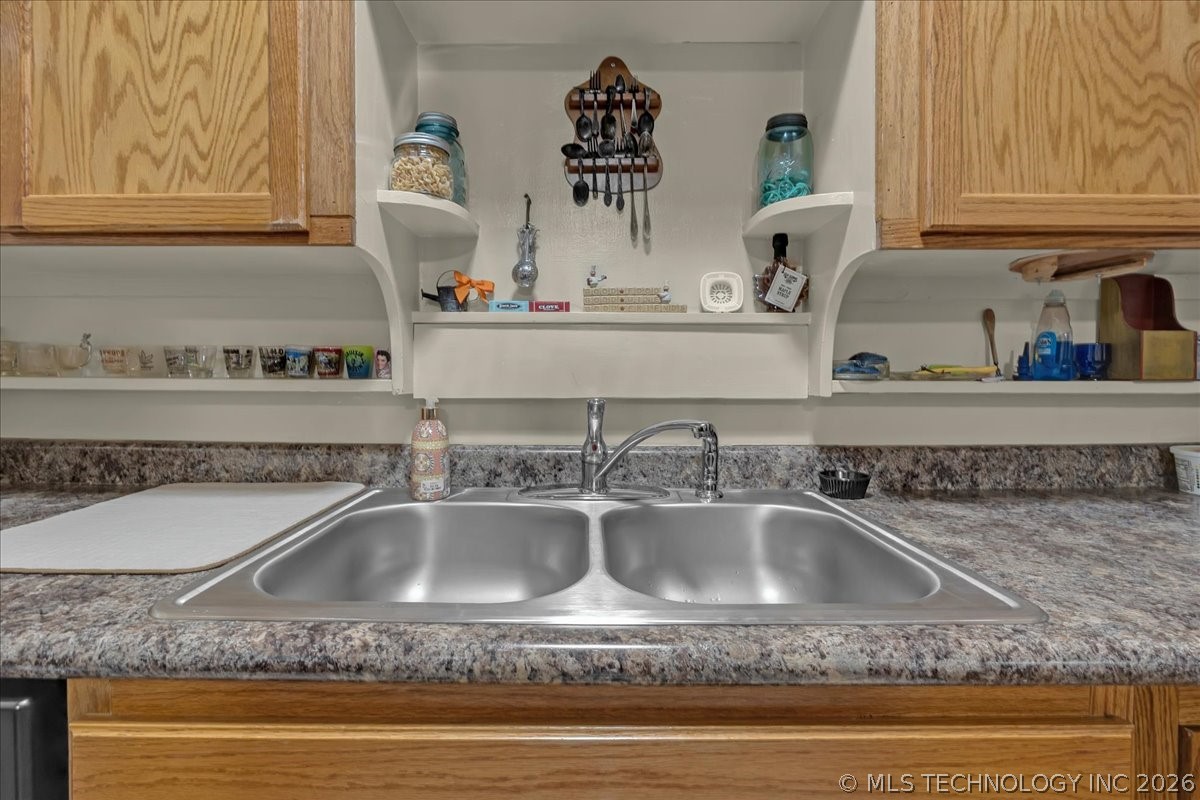 2131 S Oswego Avenue Property Photo 16