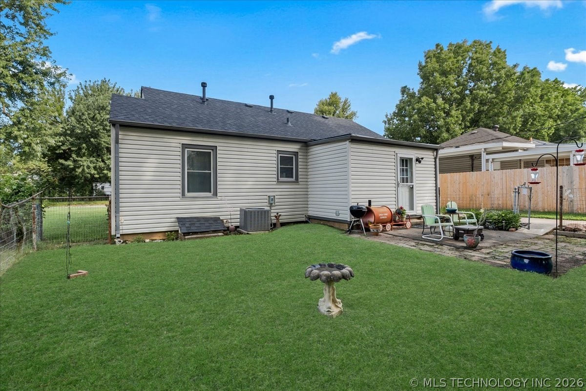 2131 S Oswego Avenue Property Photo 29