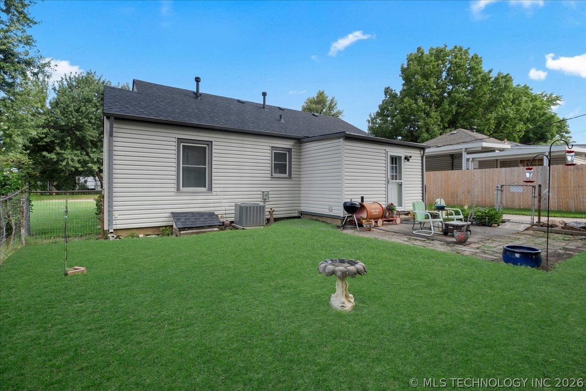 2131 S Oswego Avenue Property Photo 33