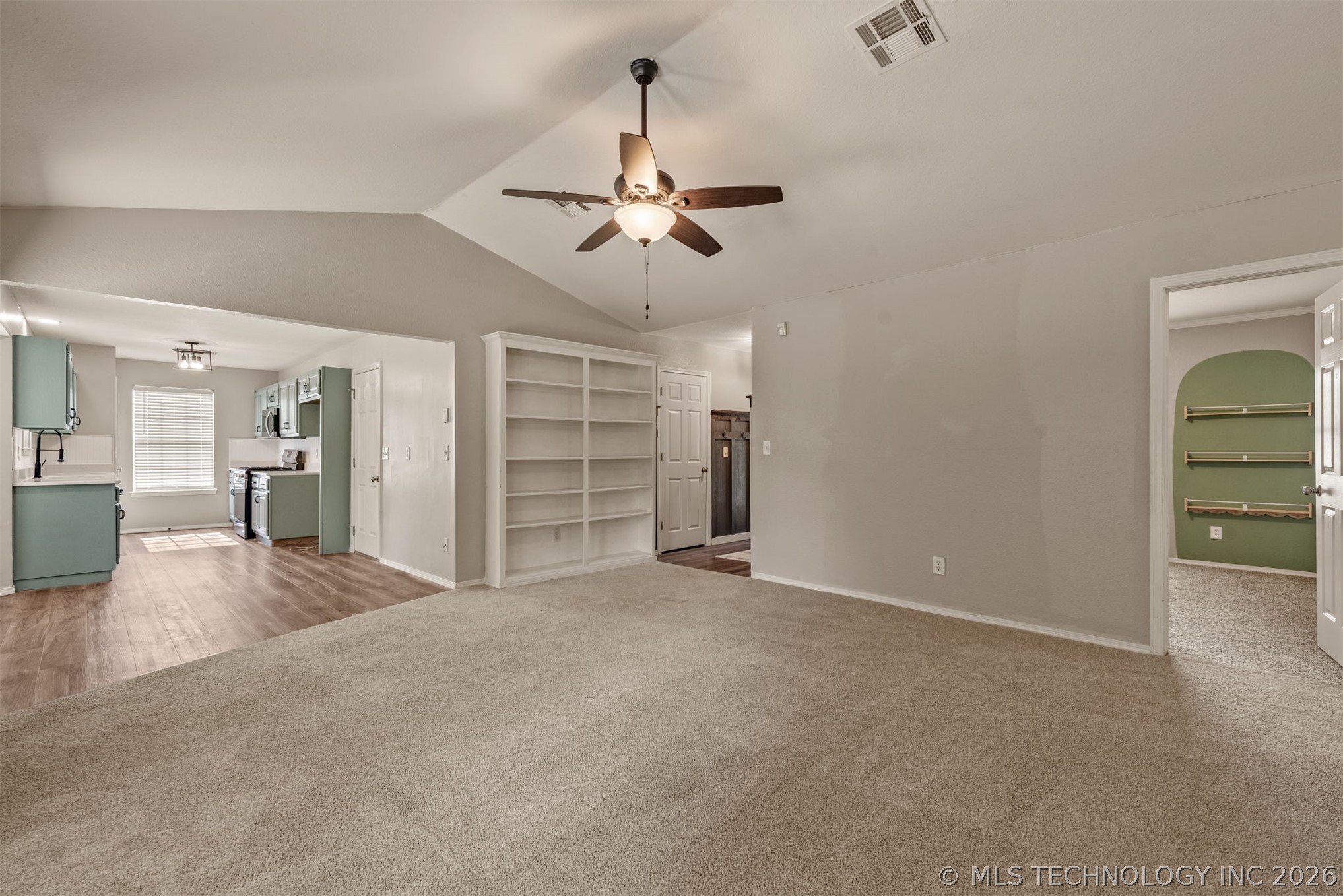 2415 W 43rd Street Property Photo 8
